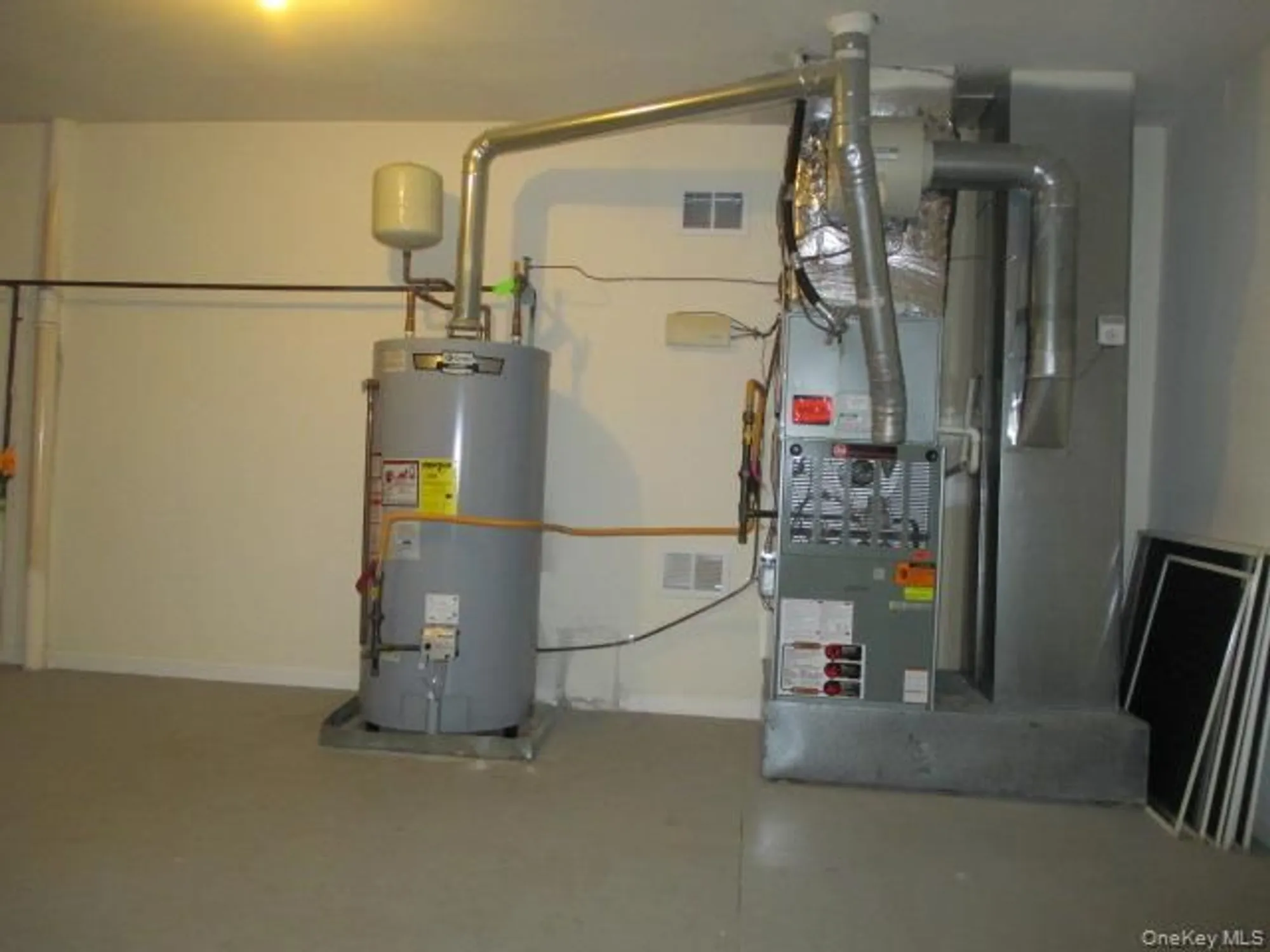 Property Slideshow image 17 of 20 | 177 melody ct, Eastport, NY, 11941