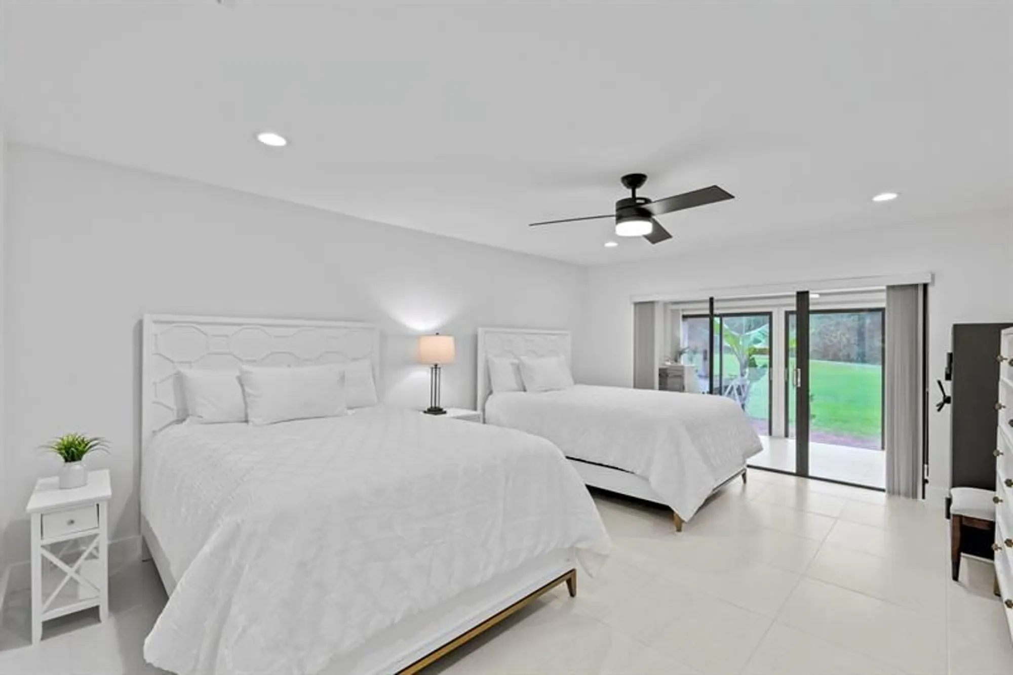 Property Slideshow image 23 of 48 | 8020 eastlake dr # 11a, Boca Raton, FL, 33433
