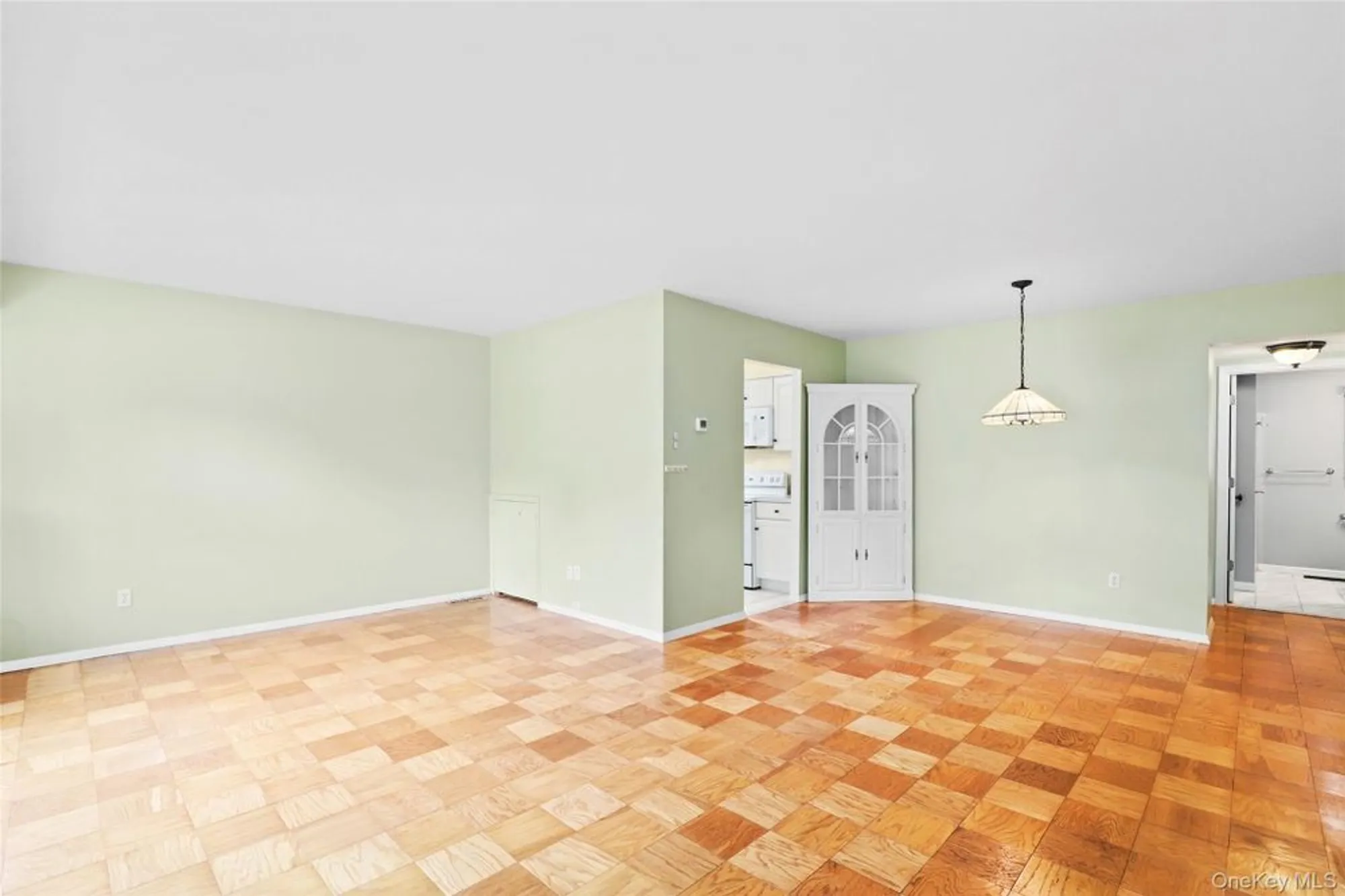 Property Slideshow image 3 of 24 | 2 hampton ct a, Yorktown Heights, NY, 10598