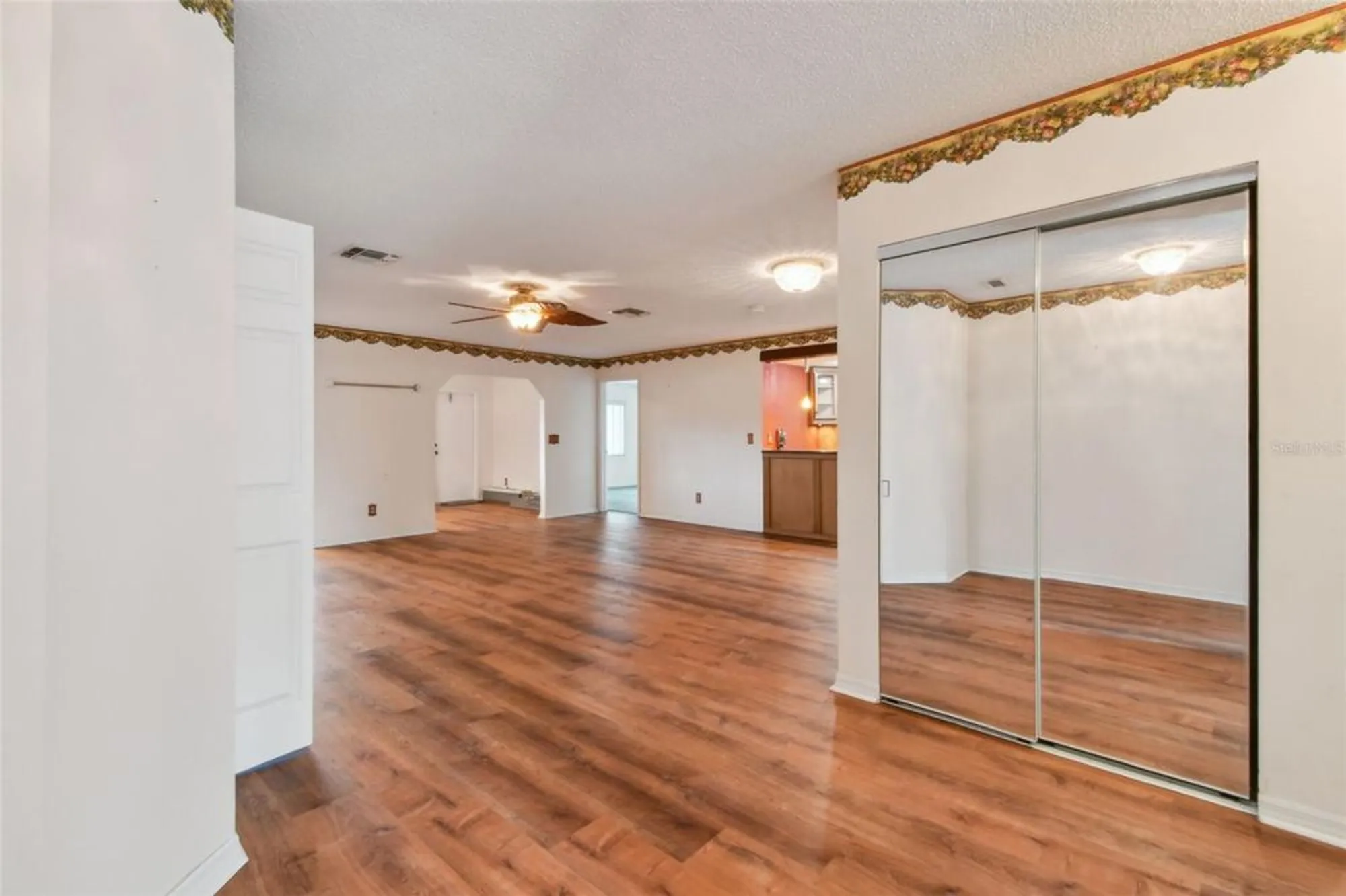 Property Slideshow image 6 of 28 | 912 e del webb blvd, Sun City Center, FL, 33573