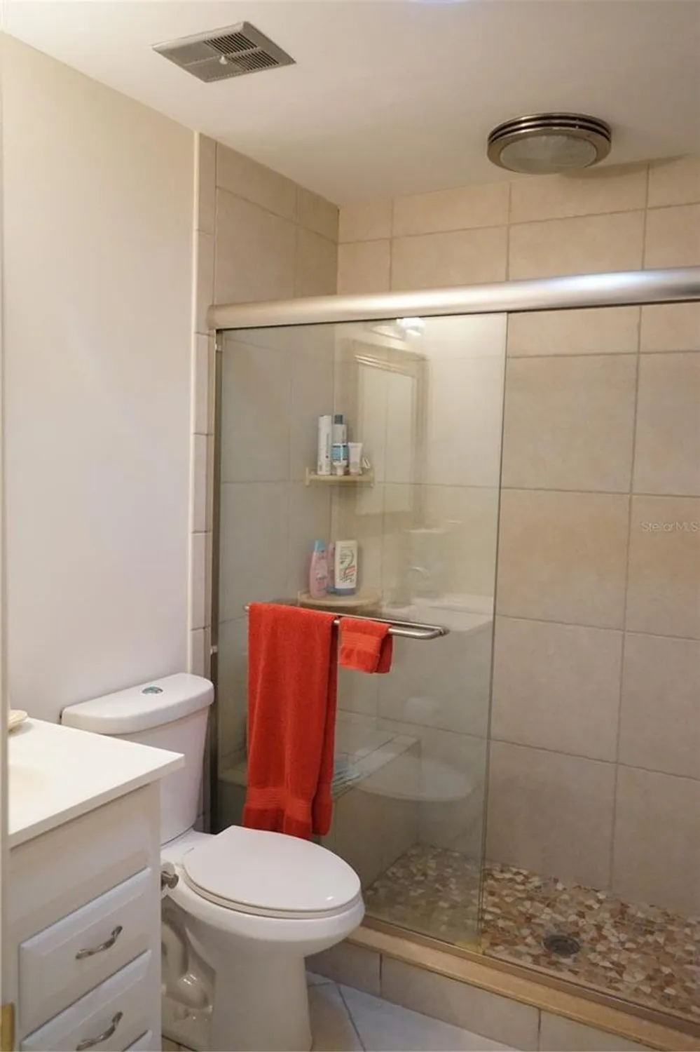 Property Slideshow image 28 of 61 | 2127 hailstone cir, Sun City Center, FL, 33573