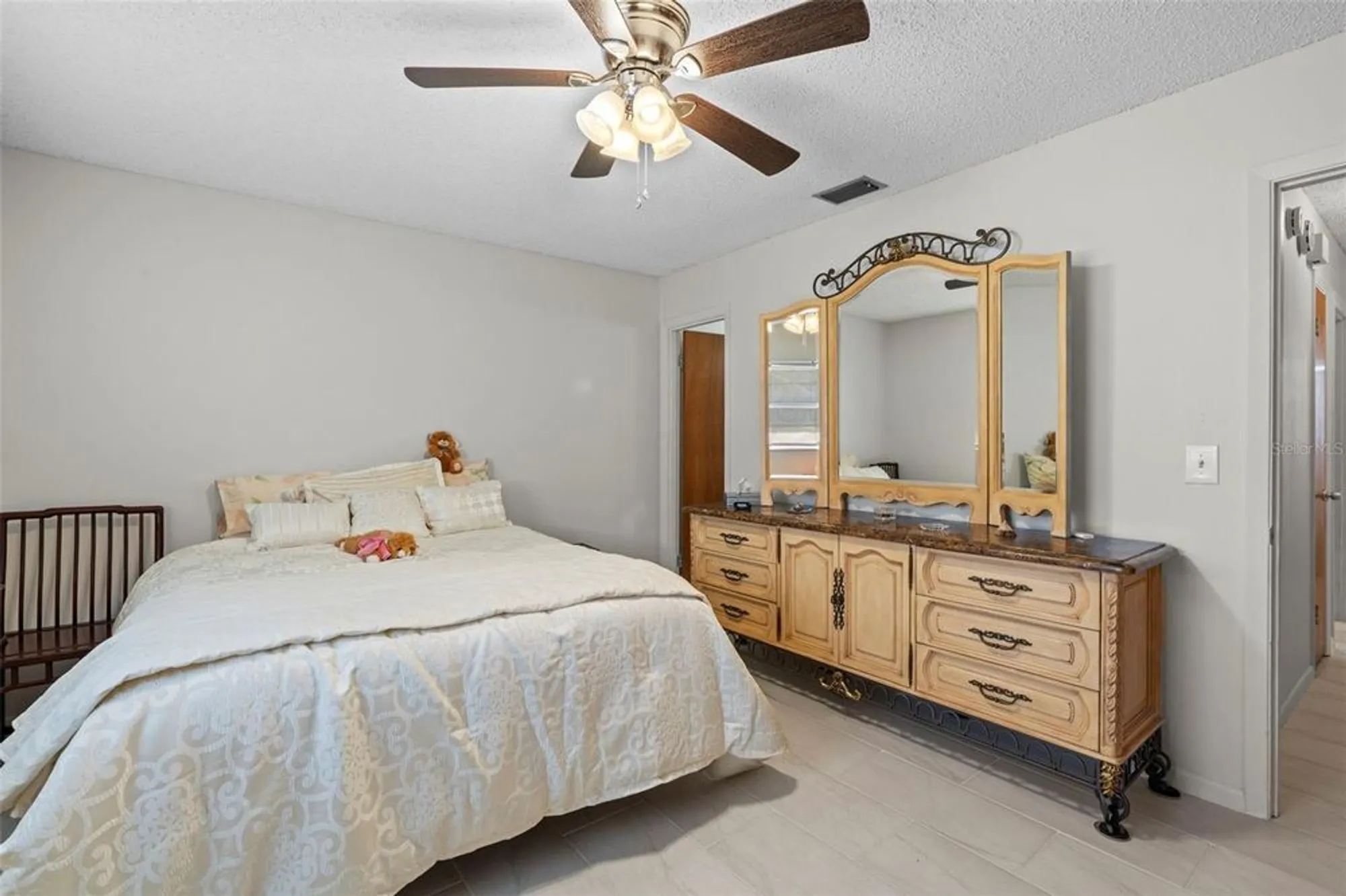 Property Slideshow image 13 of 18 | 151 n hill ave # 100, Deland, FL, 32724