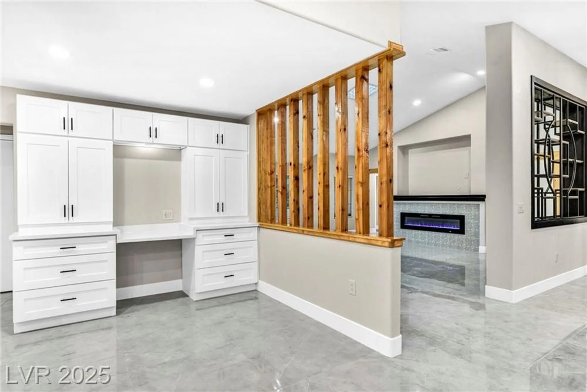 Property Slideshow image 20 of 70 | 2920 crown ridge dr, Las Vegas, NV, 89134