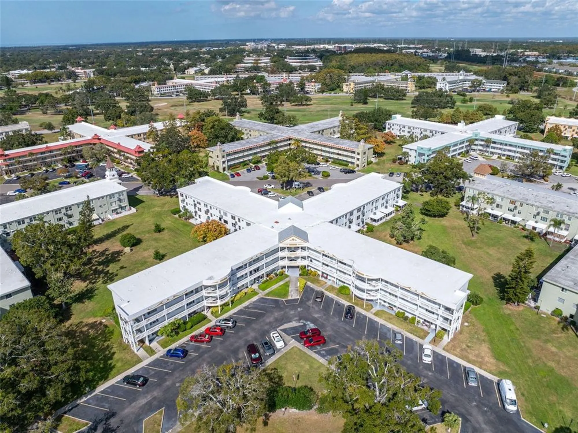 Property Slideshow image 25 of 43 | 2429 ecuadorian way 47, Clearwater, FL, 33763