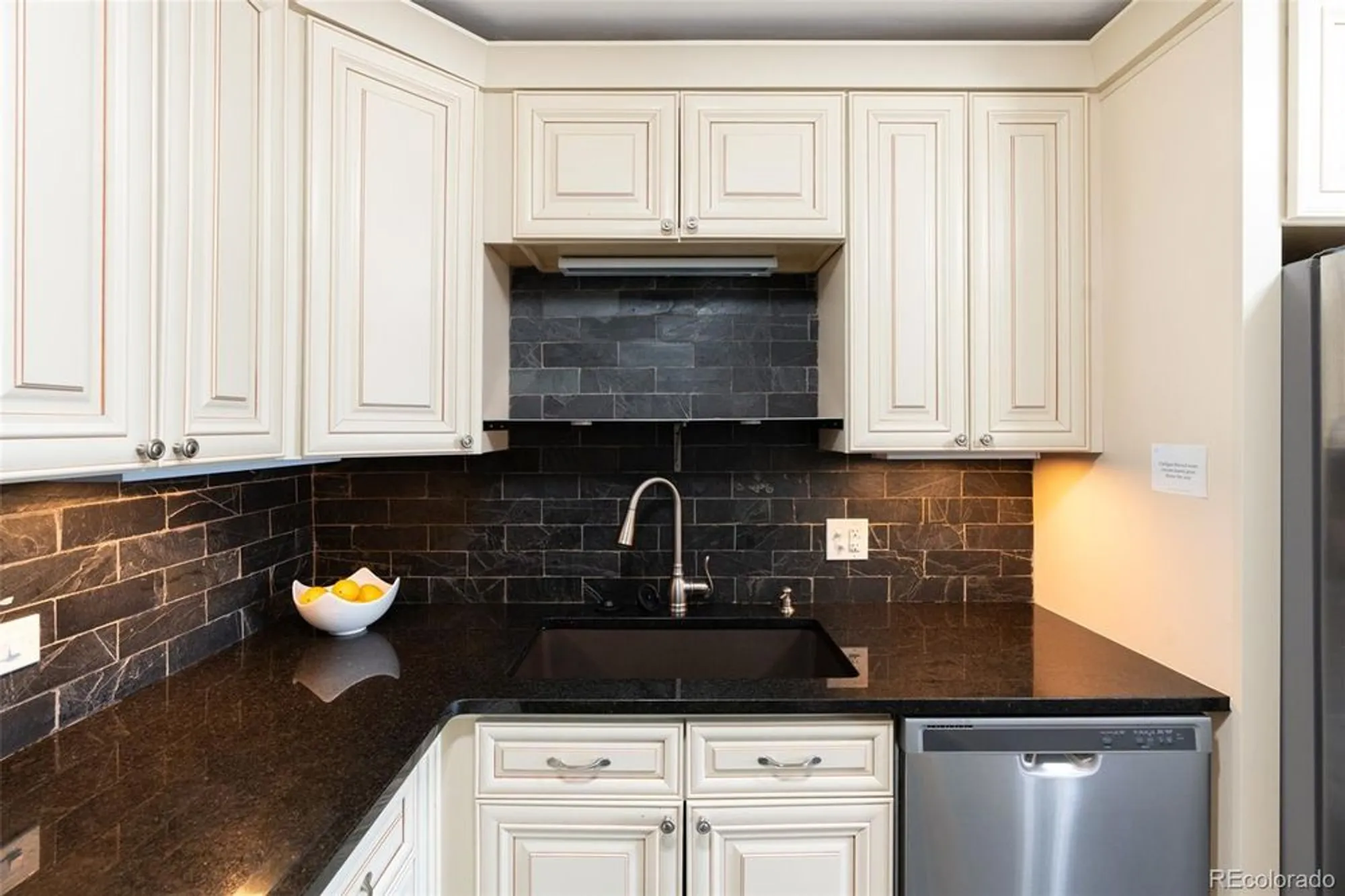 Property Slideshow image 3 of 31 | 650 s alton way apt 10c, Denver, CO, 80247