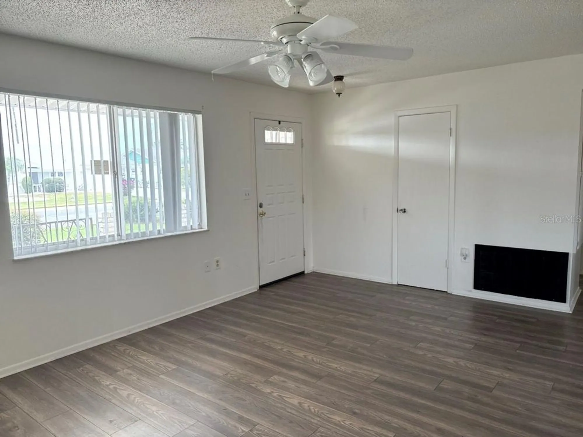 Property Slideshow image 6 of 16 | 1515 danbury dr, Sun City Center, FL, 33573