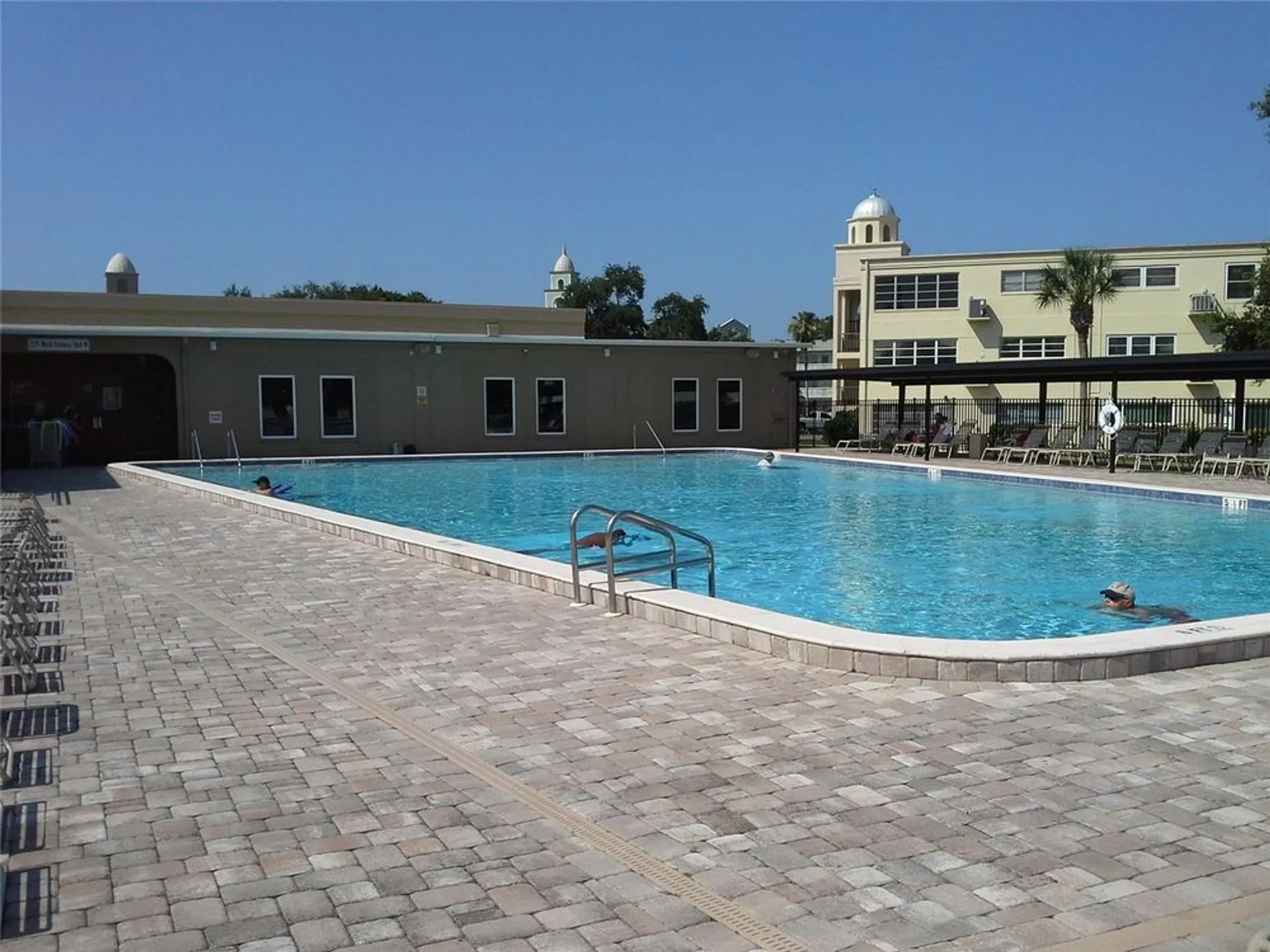 Property Slideshow image 53 of 58 | 2400 franciscan dr 18, Clearwater, FL, 33763