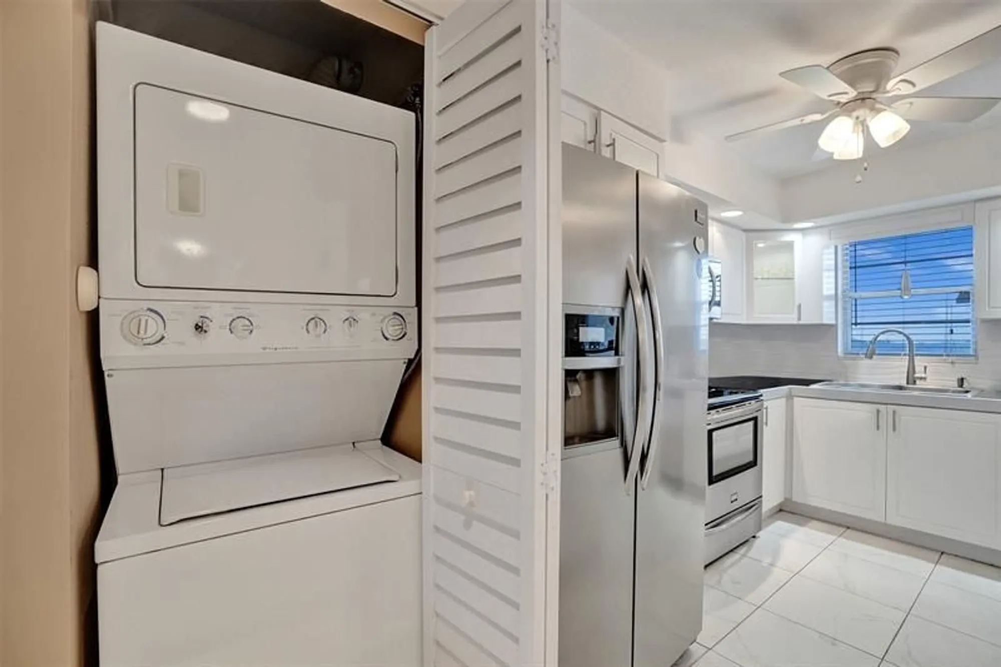 Property Slideshow image 13 of 48 | 5860 nw 44th st 603, Lauderhill, FL, 33319