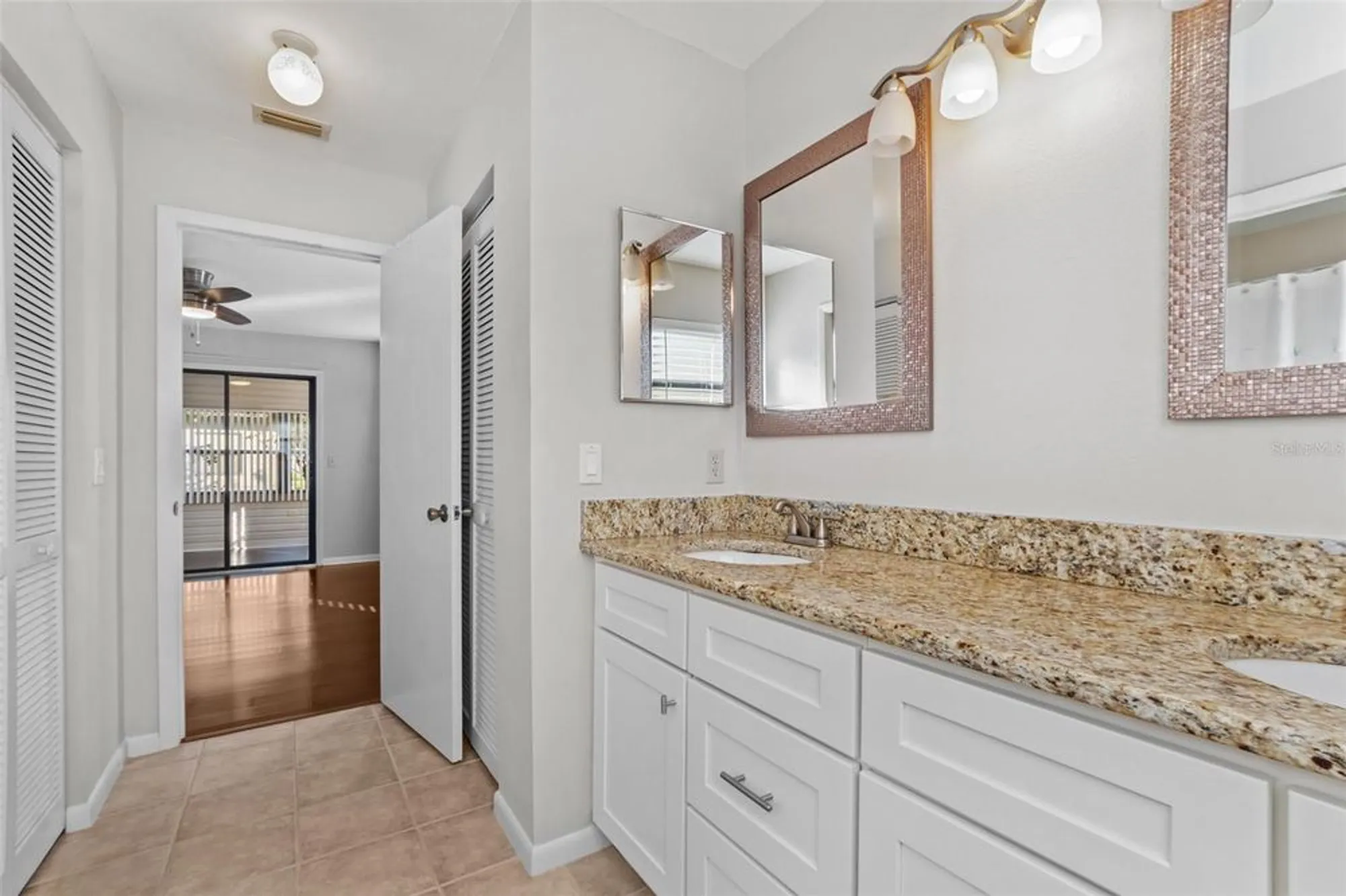 Property Slideshow image 19 of 27 | 4904 goldenview ln, Lakeland, FL, 33811