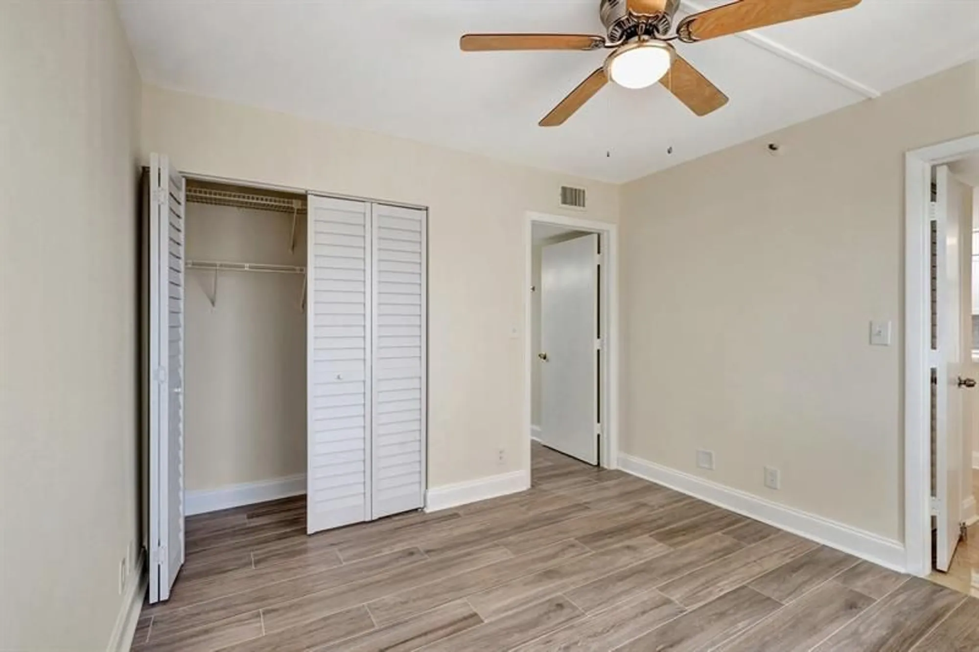 Property Slideshow image 22 of 27 | 14460 strathmore ln 807, Delray Beach, FL, 33446