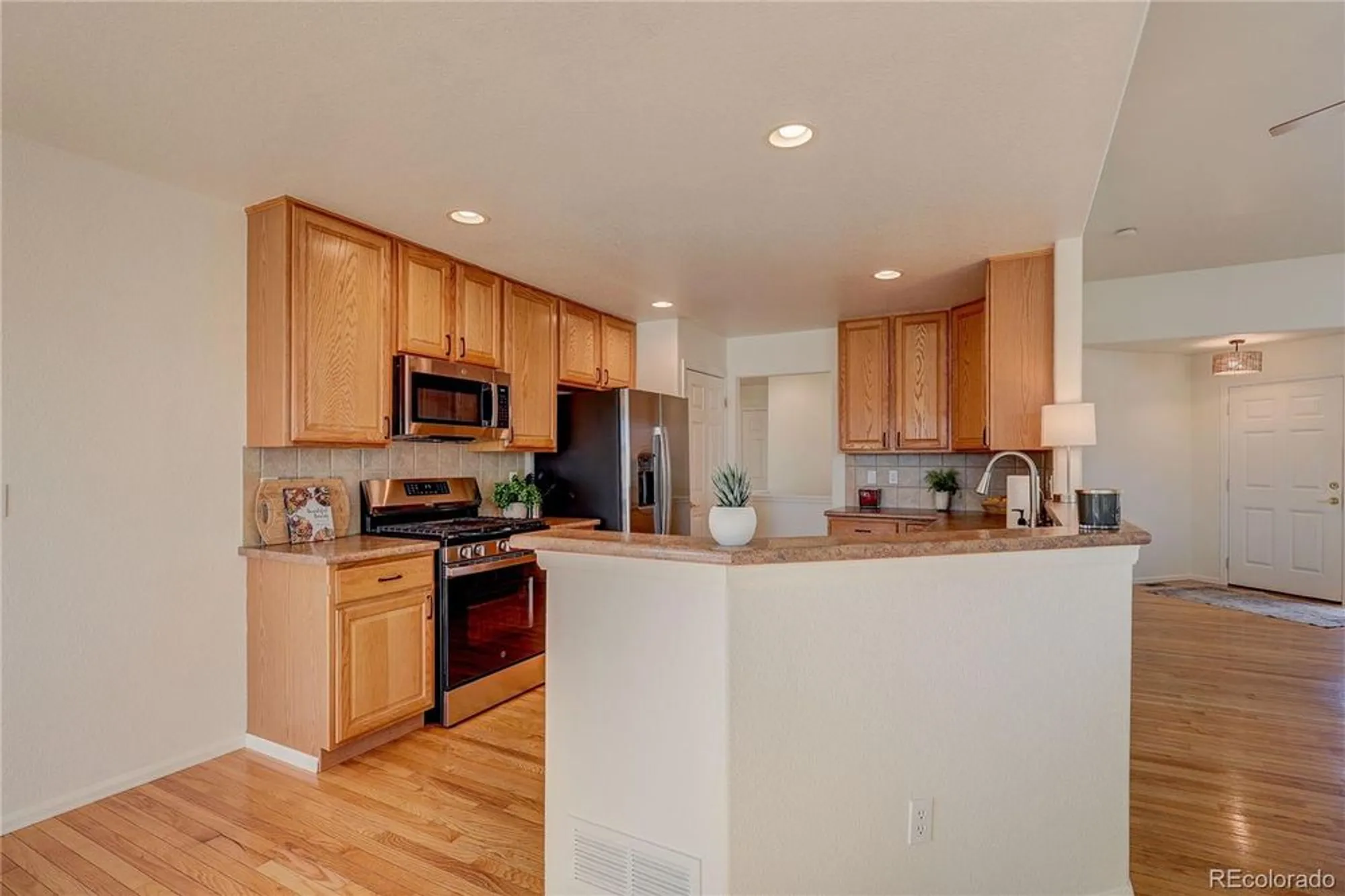 Property Slideshow image 13 of 45 | 22460 e heritage pkwy, Aurora, CO, 80016