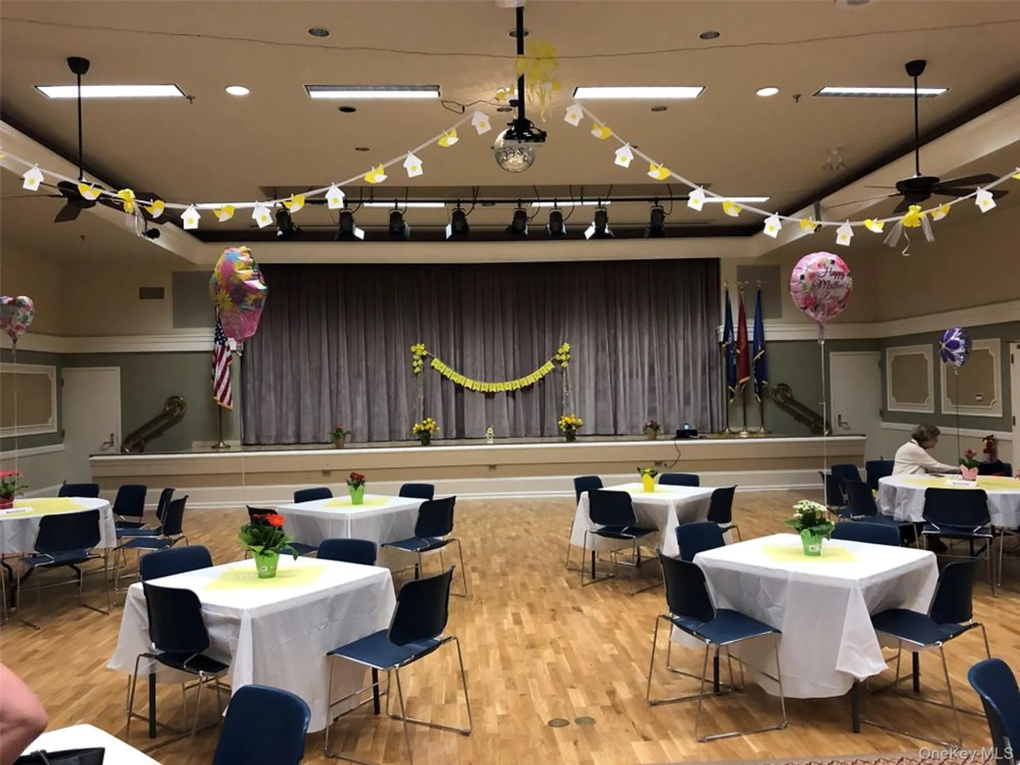 Property Slideshow image 22 of 28 | 256 glen dr, Ridge, NY, 11961