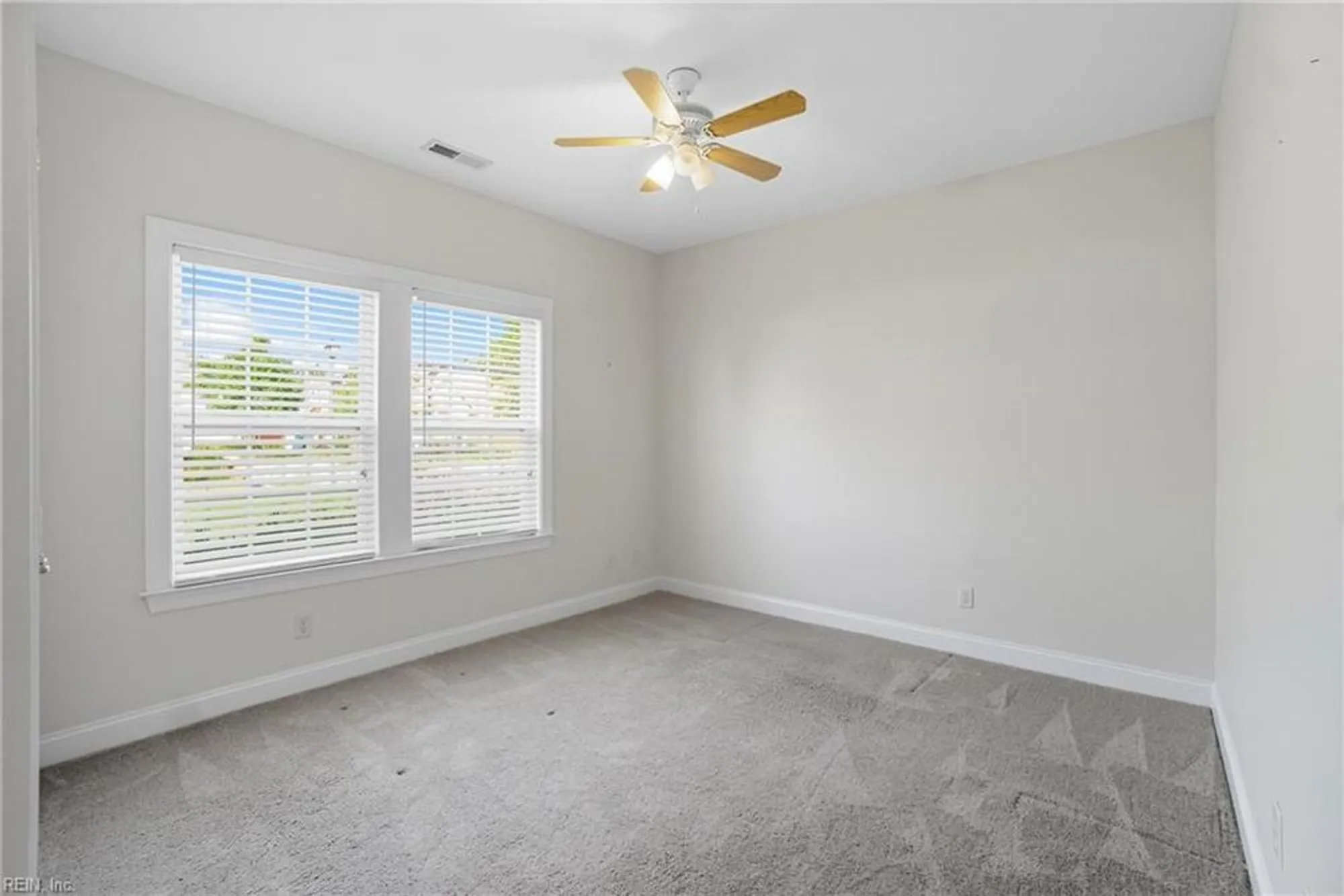 Property Slideshow image 26 of 34 | 1439 thistlewood ln, Chesapeake, VA, 23320