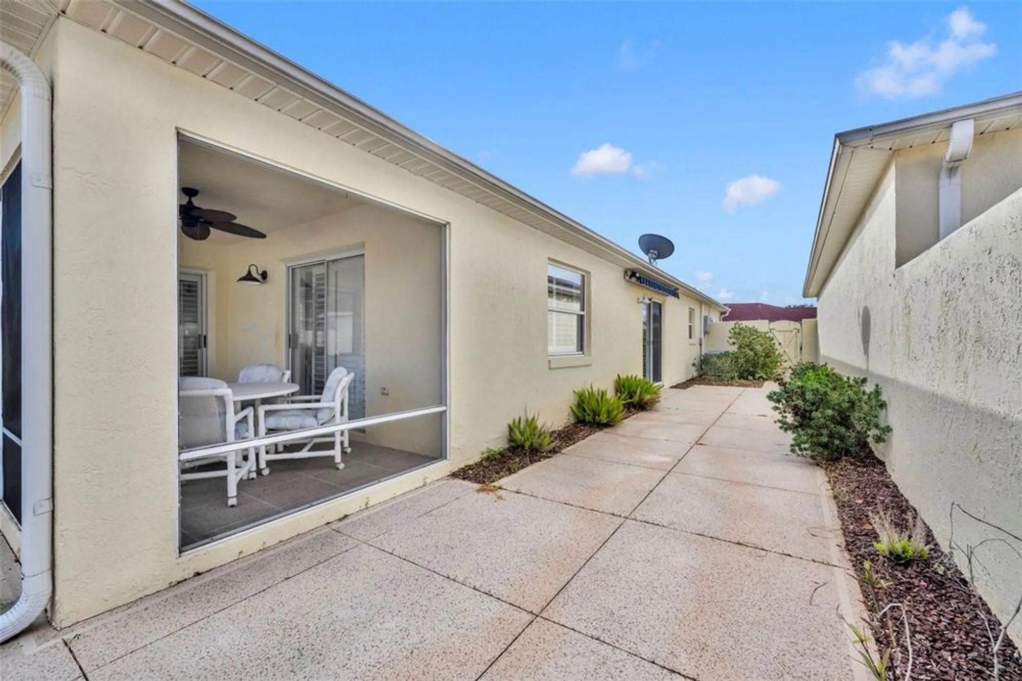 Property Slideshow image 29 of 54 | 1428 almanza dr, Lady Lake, FL, 32159