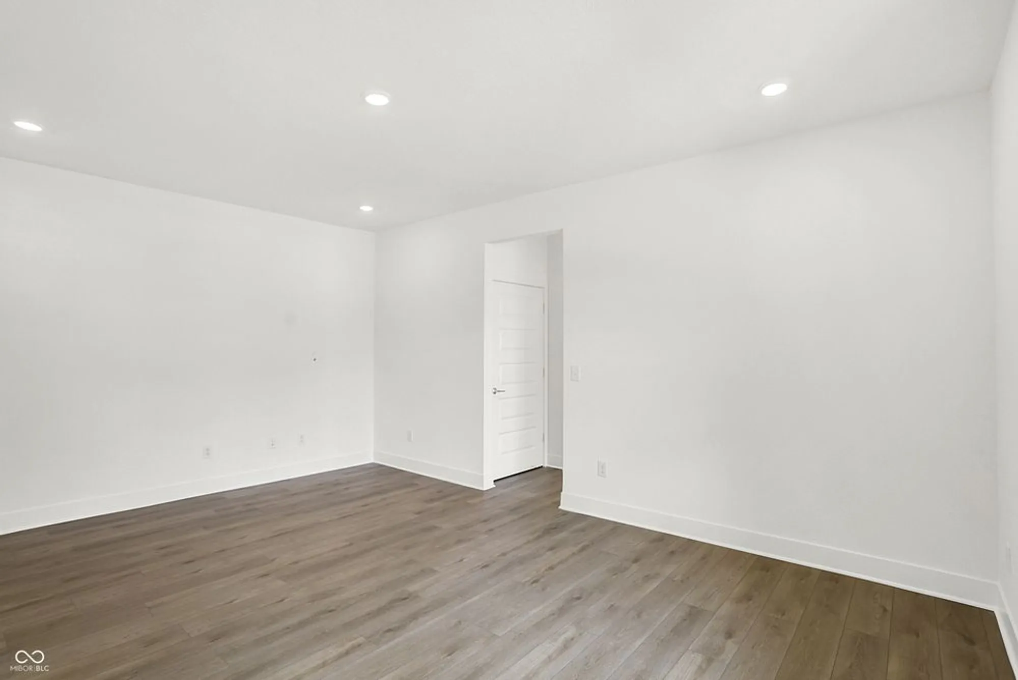 Property Slideshow image 10 of 46 | 5062 foxley park ln, Avon, IN, 46123