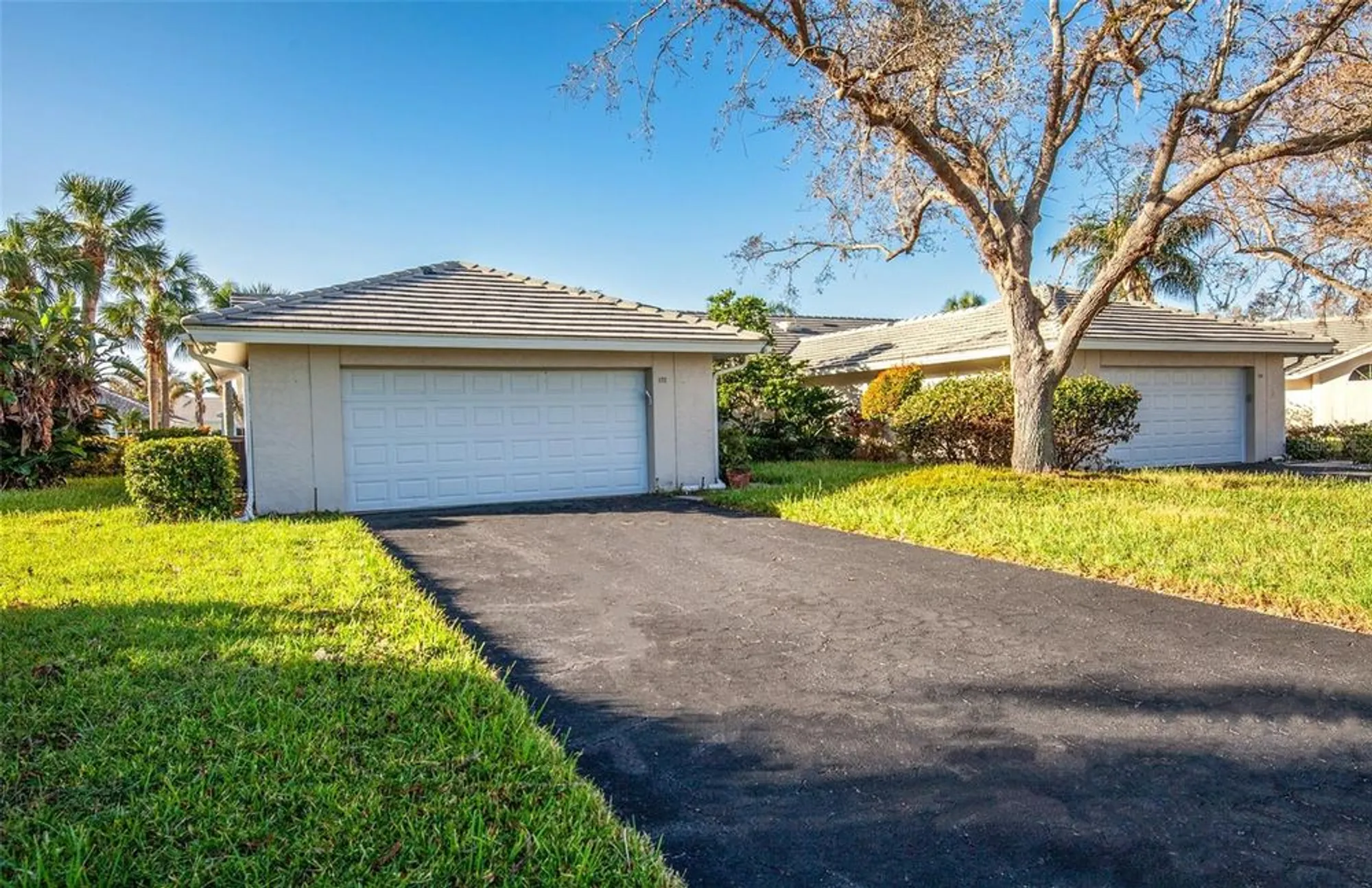 Property Slideshow image 3 of 48 | 172 southampton pl 346, Venice, FL, 34293