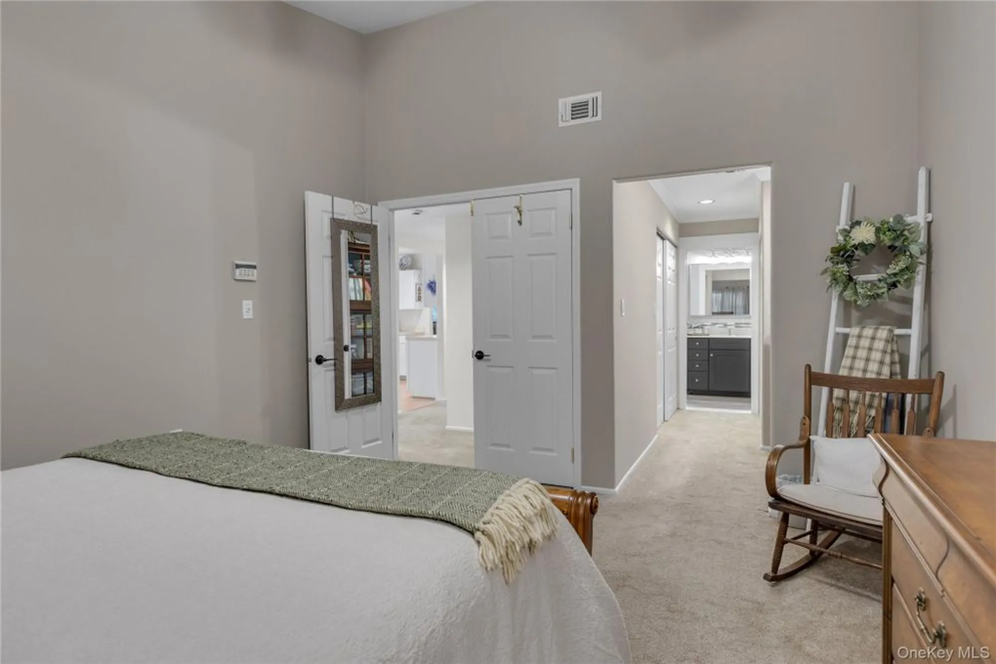 Property Slideshow image 11 of 28 | 256 glen dr, Ridge, NY, 11961