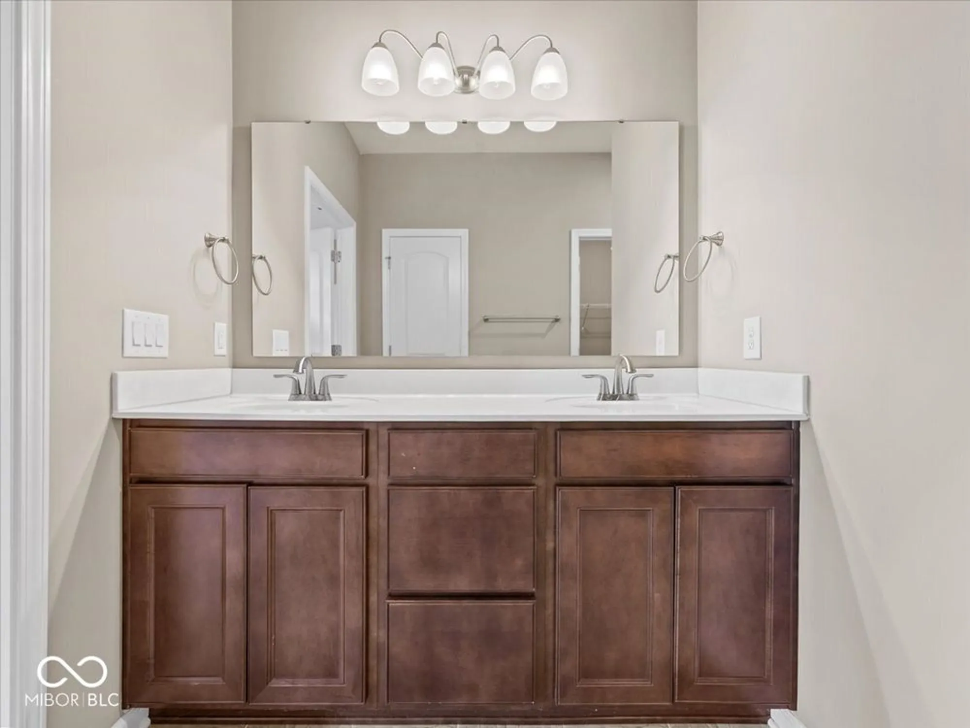 Property Slideshow image 24 of 38 | 8750 twain ln, Indianapolis, IN, 46239