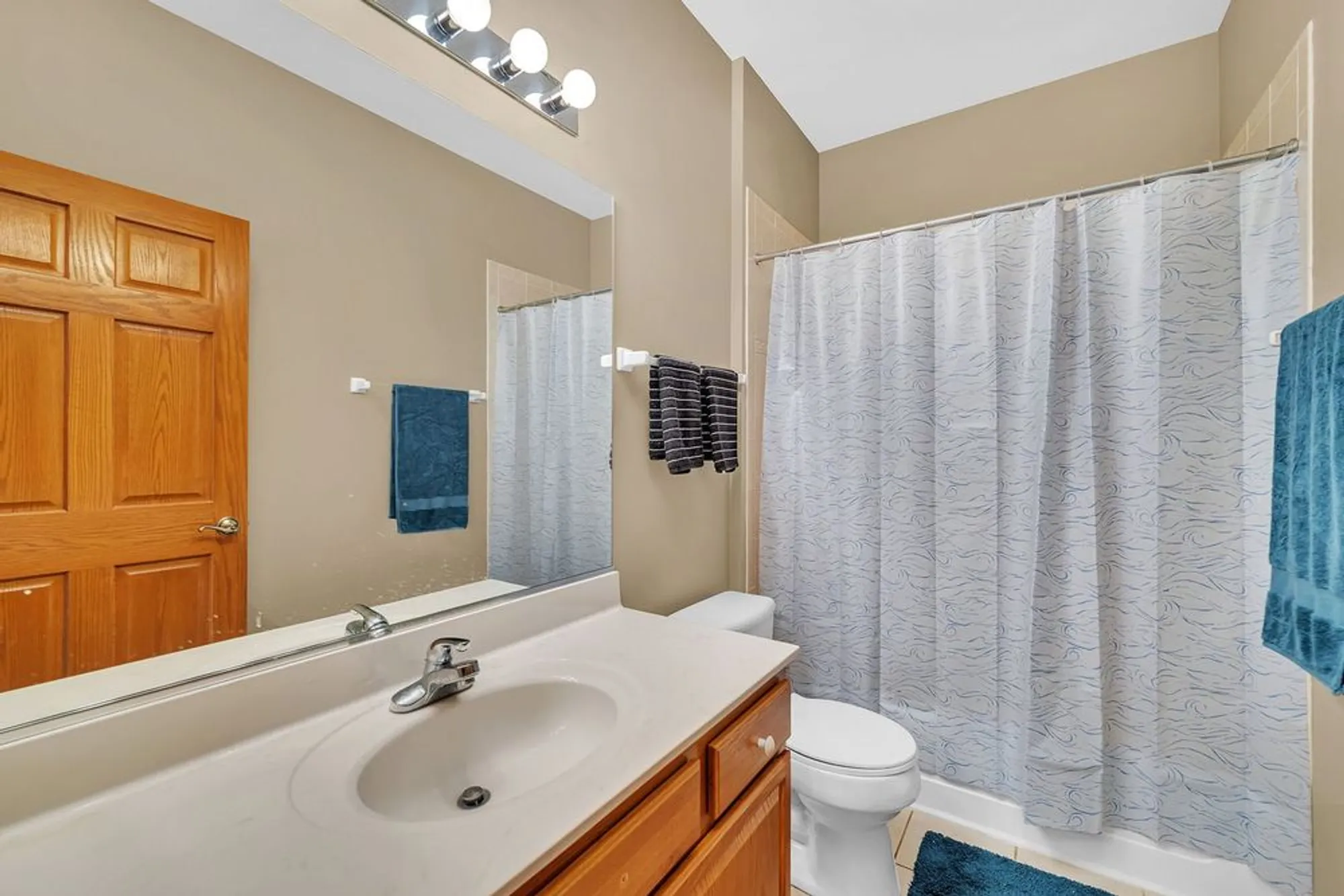 Property Slideshow image 6 of 28 | 746 s mecosta ln, Romeoville, IL, 60446