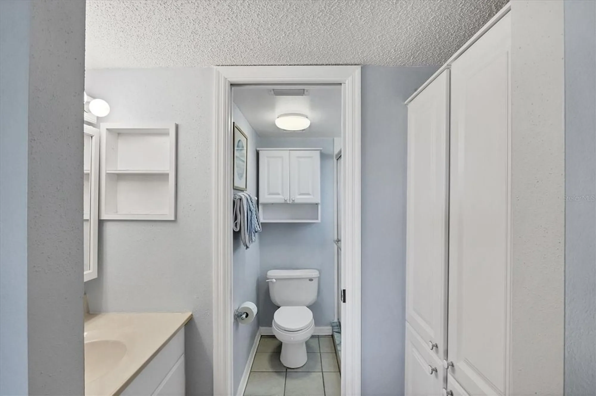 Property Slideshow image 18 of 49 | 404 cerromar cir 308, Venice, FL, 34293