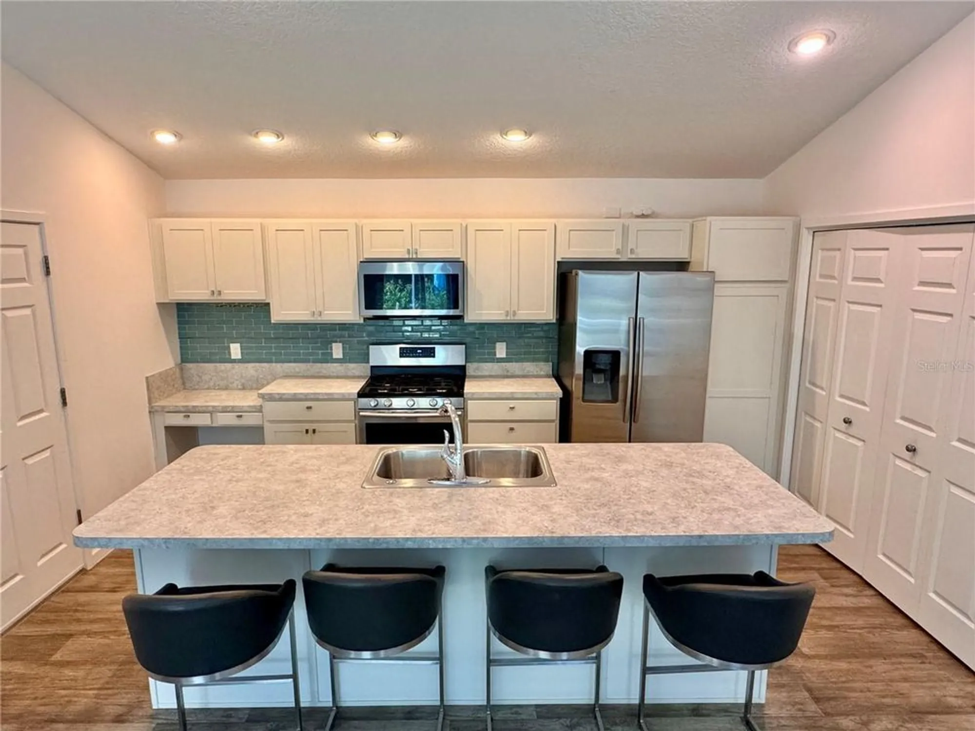 Property Slideshow image 6 of 27 | 1899 groesser pl, The Villages, FL, 32163