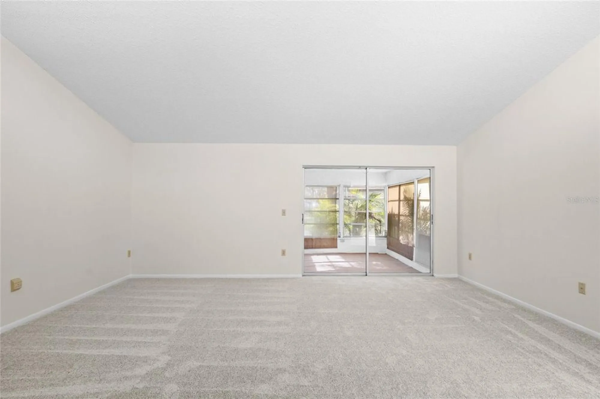 Property Slideshow image 13 of 35 | 6906 woodwind dr 12, Sarasota, FL, 34231