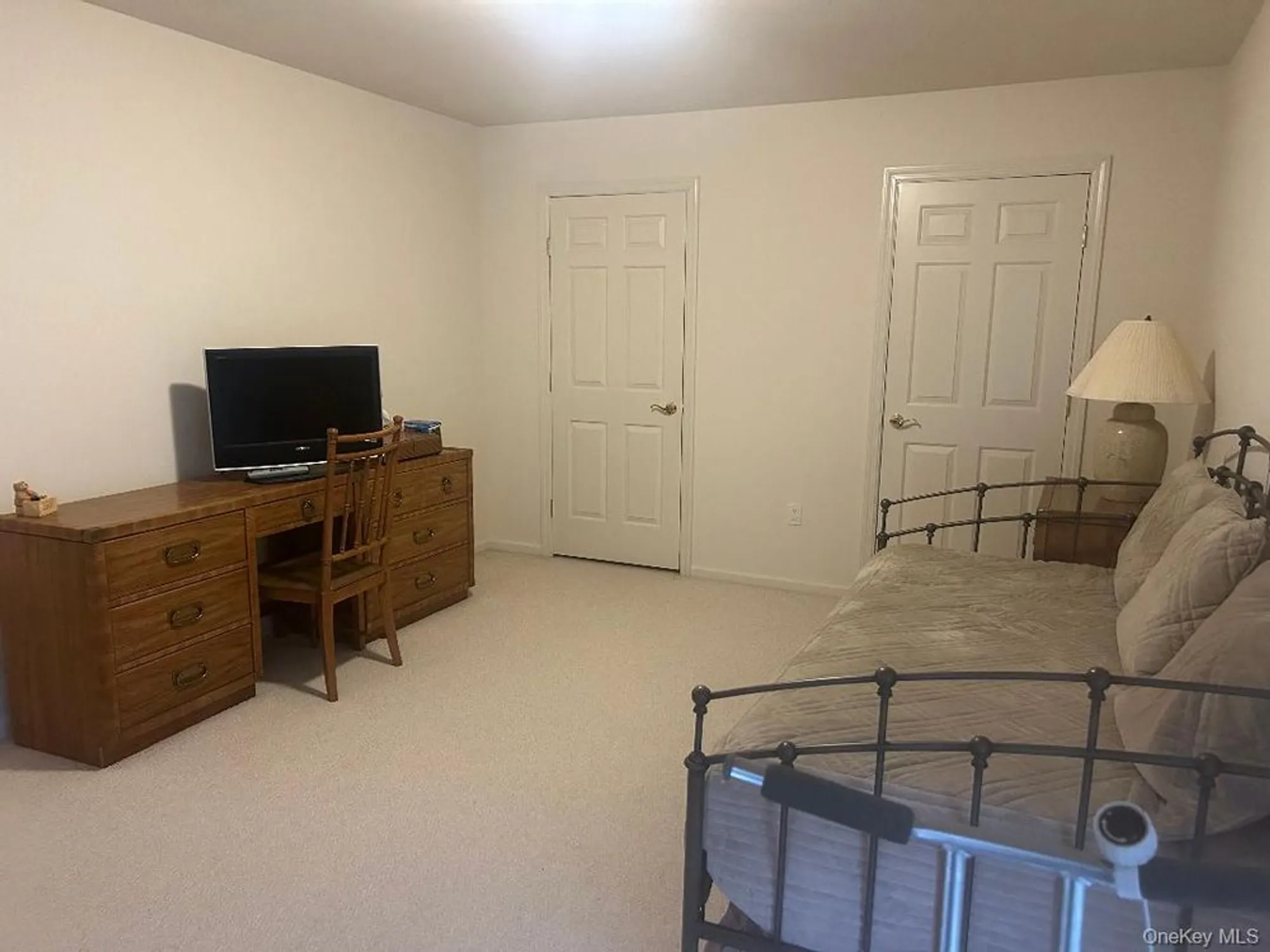 Property Slideshow image 11 of 15 | 423 florencia pl, Melville, NY, 11747