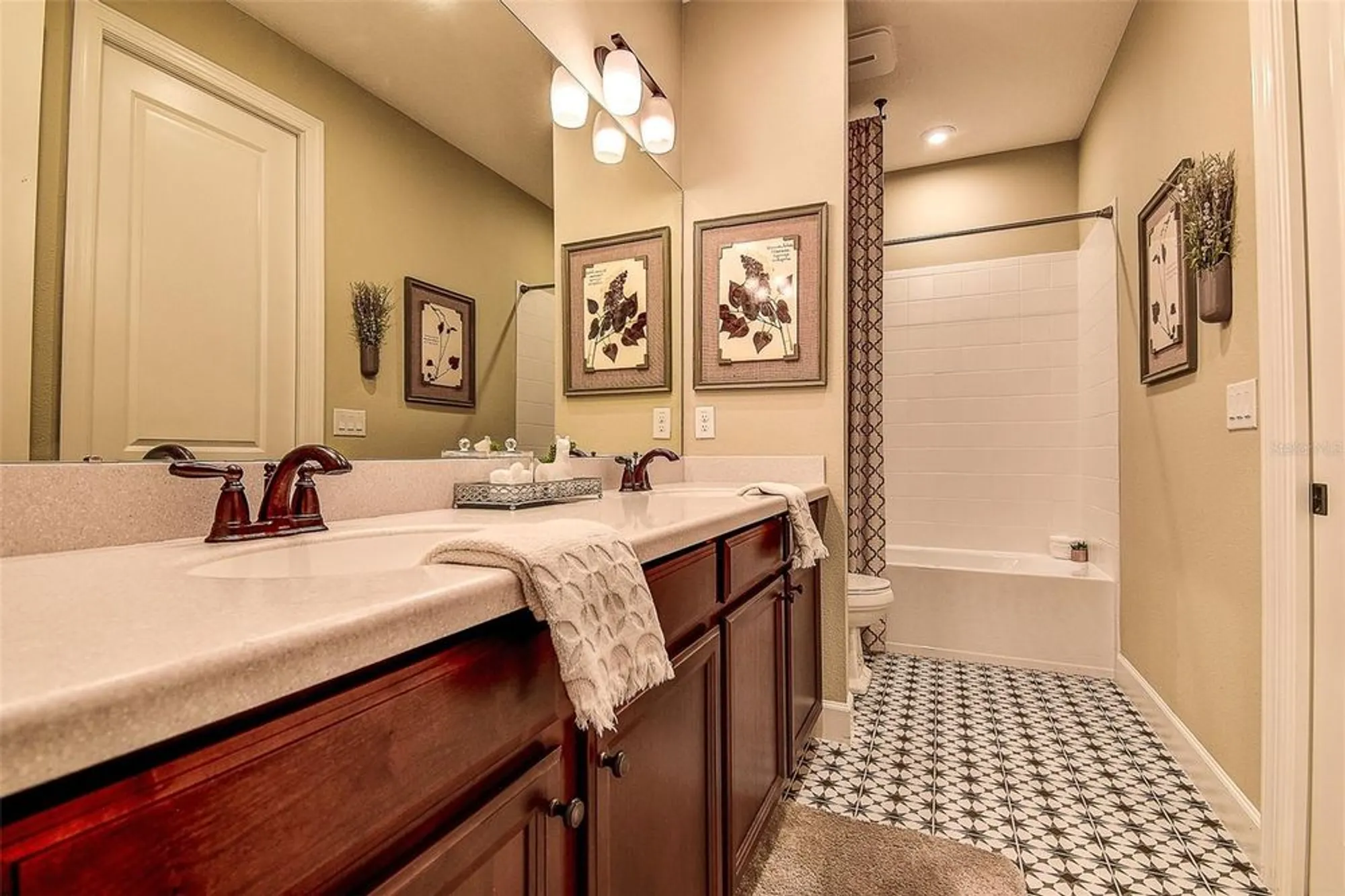 Property Slideshow image 31 of 49 | 11426 juglans dr, Odessa, FL, 33556