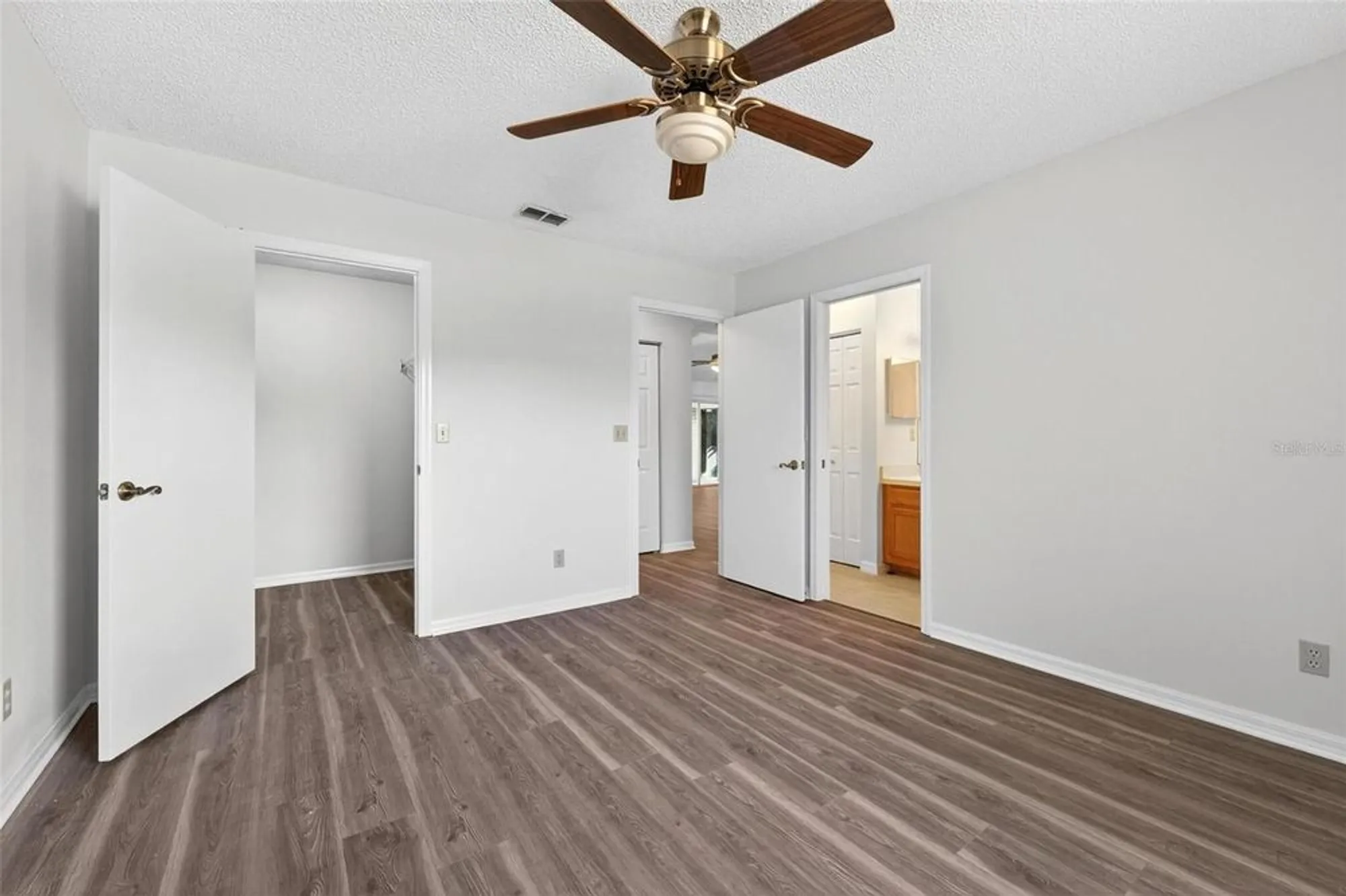 Property Slideshow image 32 of 60 | 651 timbercrest dr, Leesburg, FL, 34748