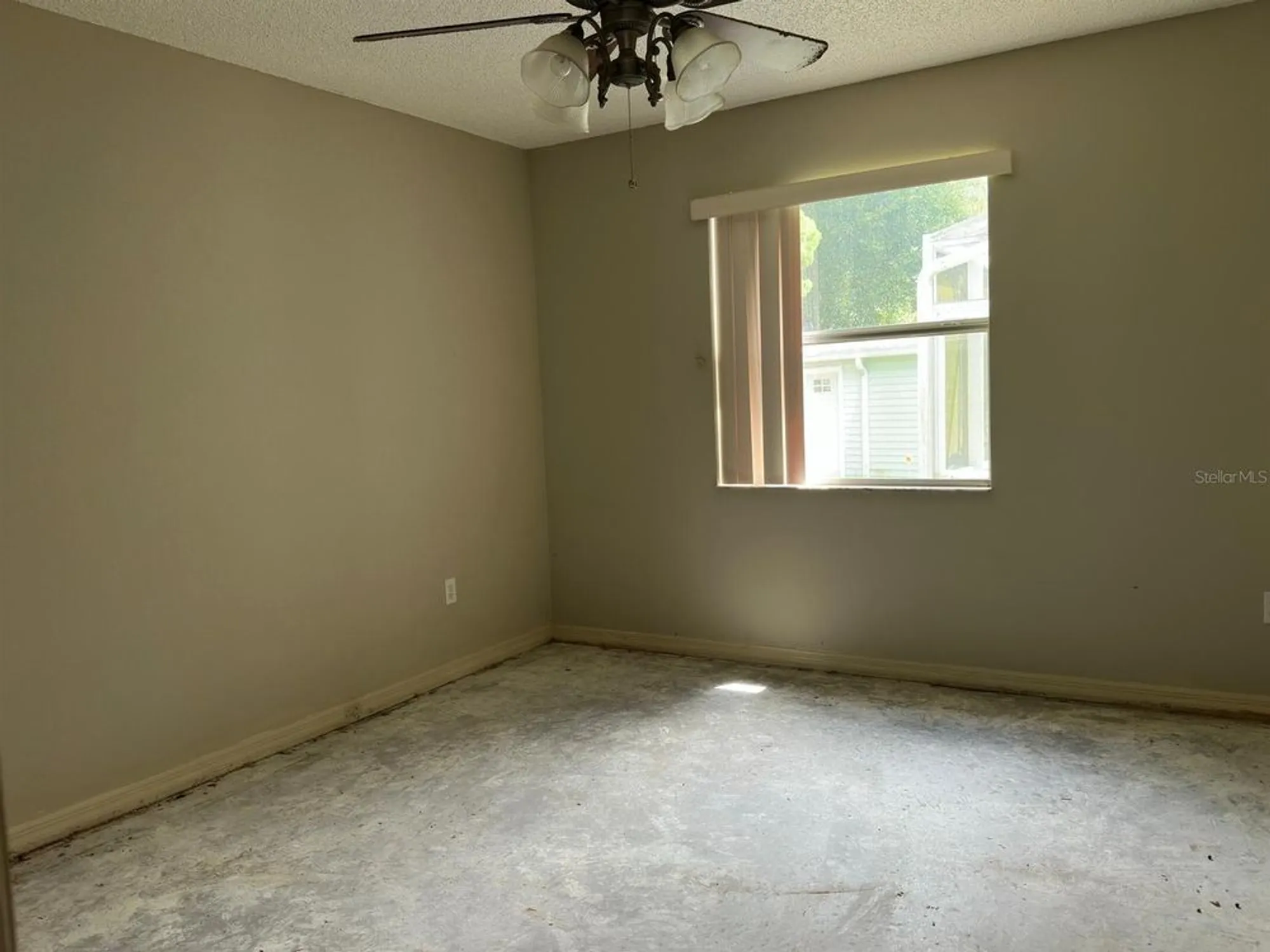 Property Slideshow image 8 of 14 | 534 saint andrews ct, Lady Lake, FL, 32159