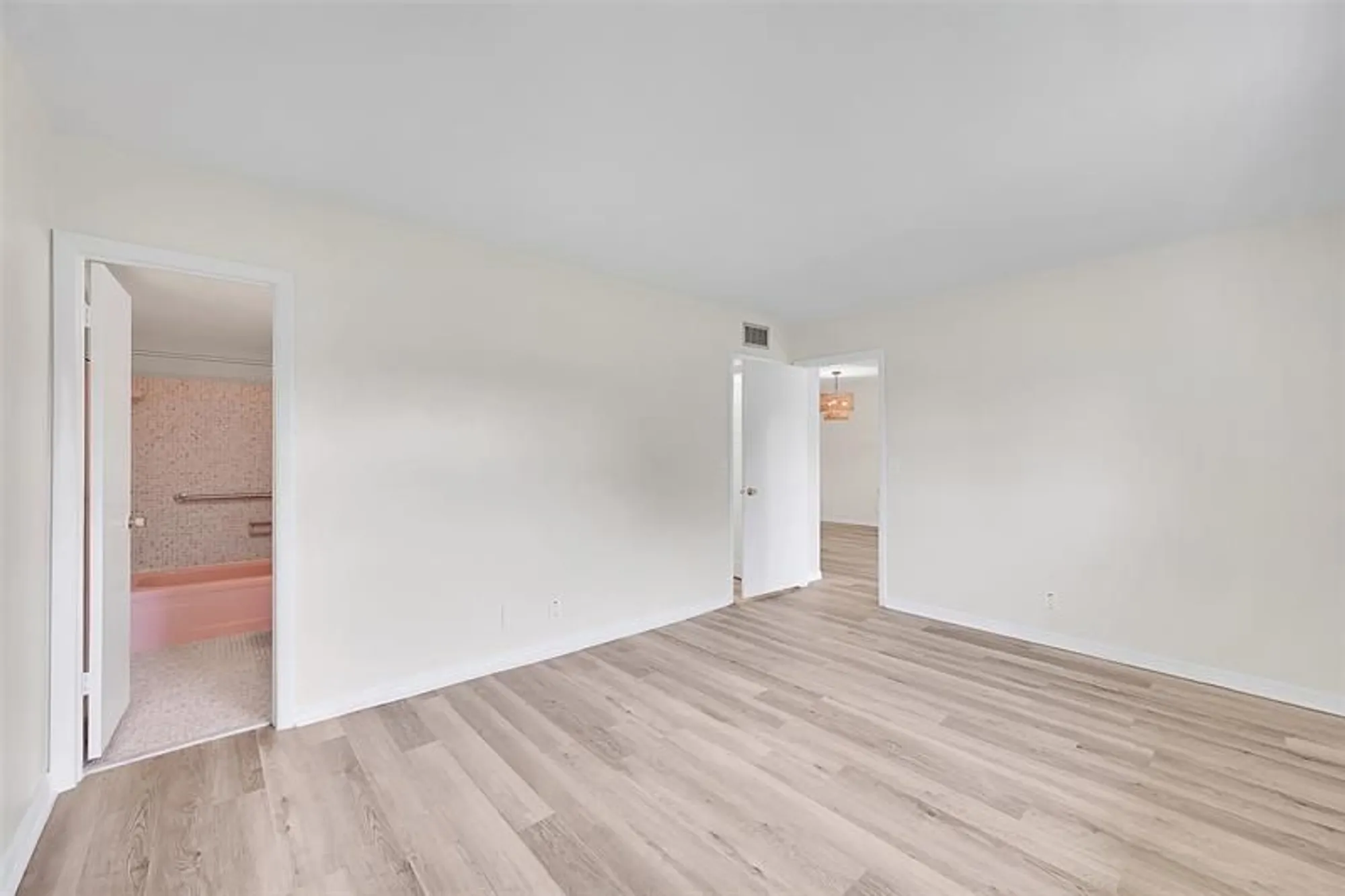 Property Slideshow image 8 of 42 | 23 abbey ln 202, Delray Beach, FL, 33446