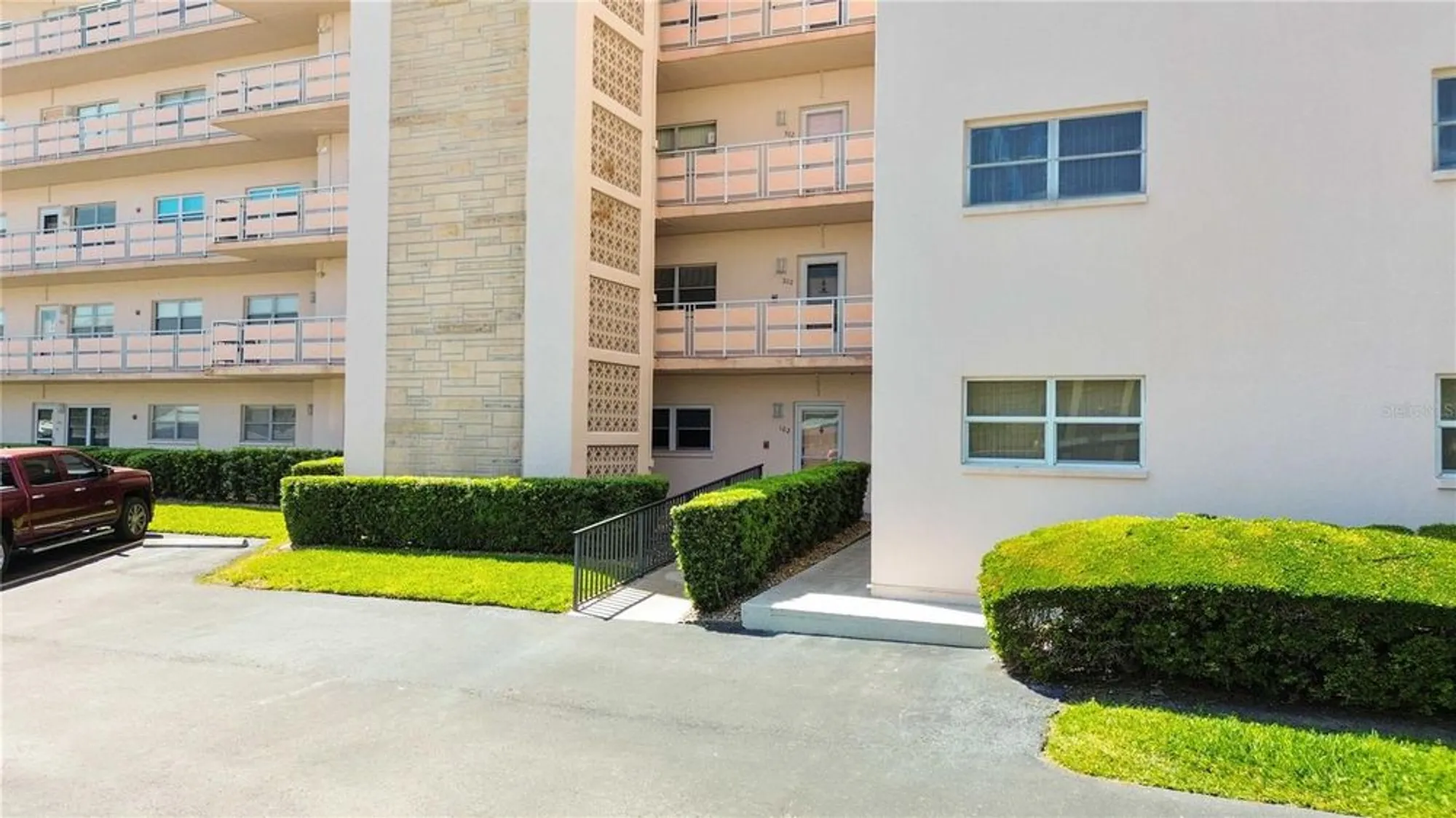 Property Slideshow image 5 of 30 | 5623 80th st n unit 202, St Petersburg, FL, 33709