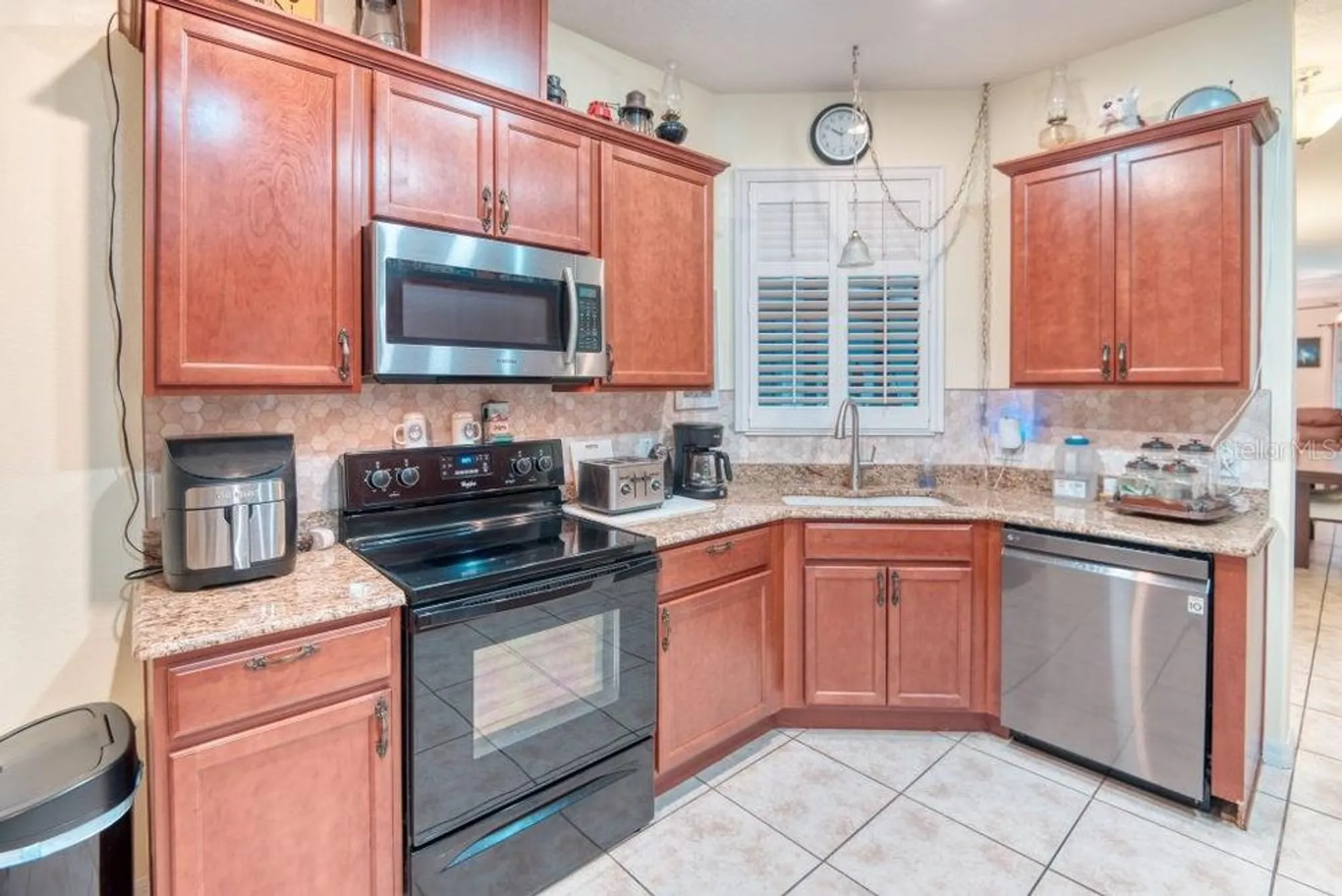 Property Slideshow image 14 of 61 | 640 grand canal dr, Kissimmee, FL, 34759