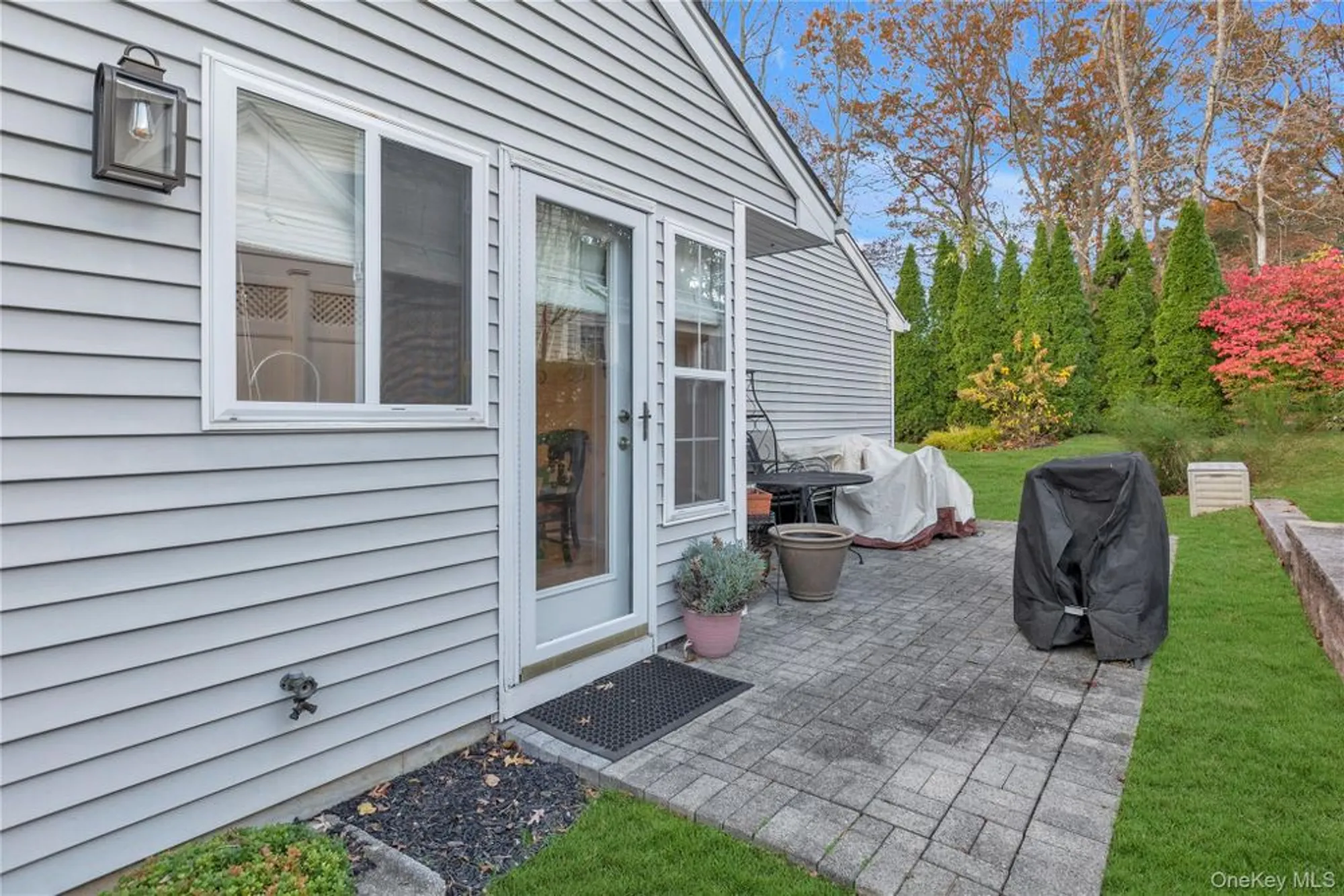 Property Slideshow image 19 of 28 | 256 glen dr, Ridge, NY, 11961
