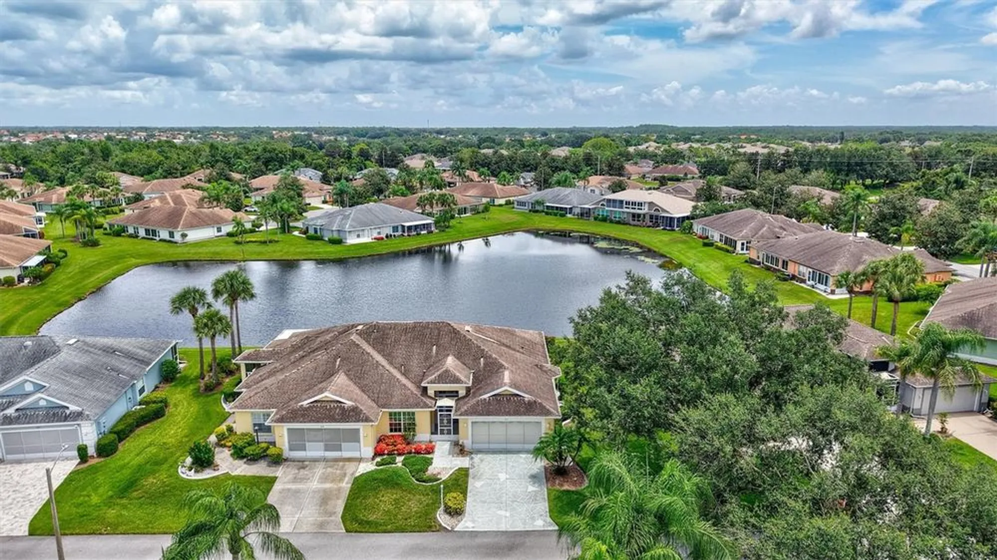 Property Slideshow image 40 of 48 | 811 staffordshire ln 32, Sun City Center, FL, 33573