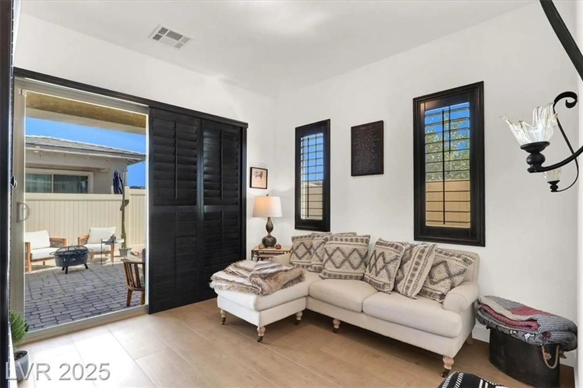 Property Slideshow image 23 of 45 | 727 chopin hills st, Henderson, NV, 89011