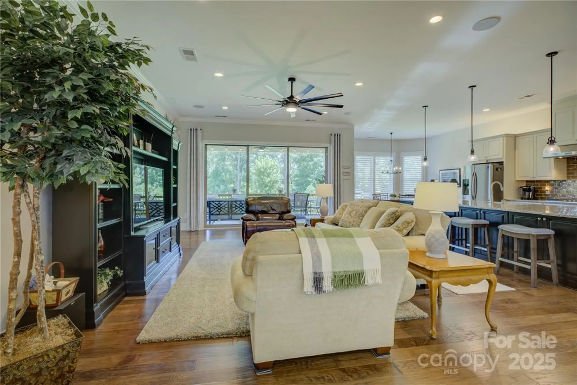 Property Slideshow image 18 of 48 | 16010 vale ridge dr, Charlotte, NC, 28278