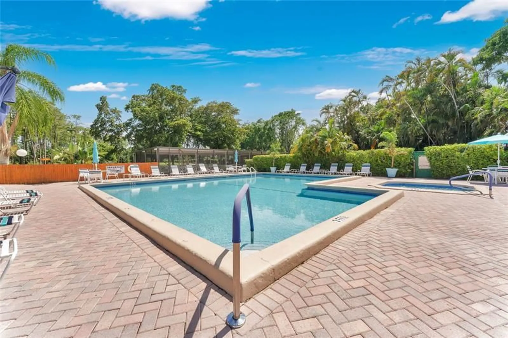 Property Slideshow image 31 of 33 | 21386 juego cir apt 10c, Boca Raton, FL, 33433