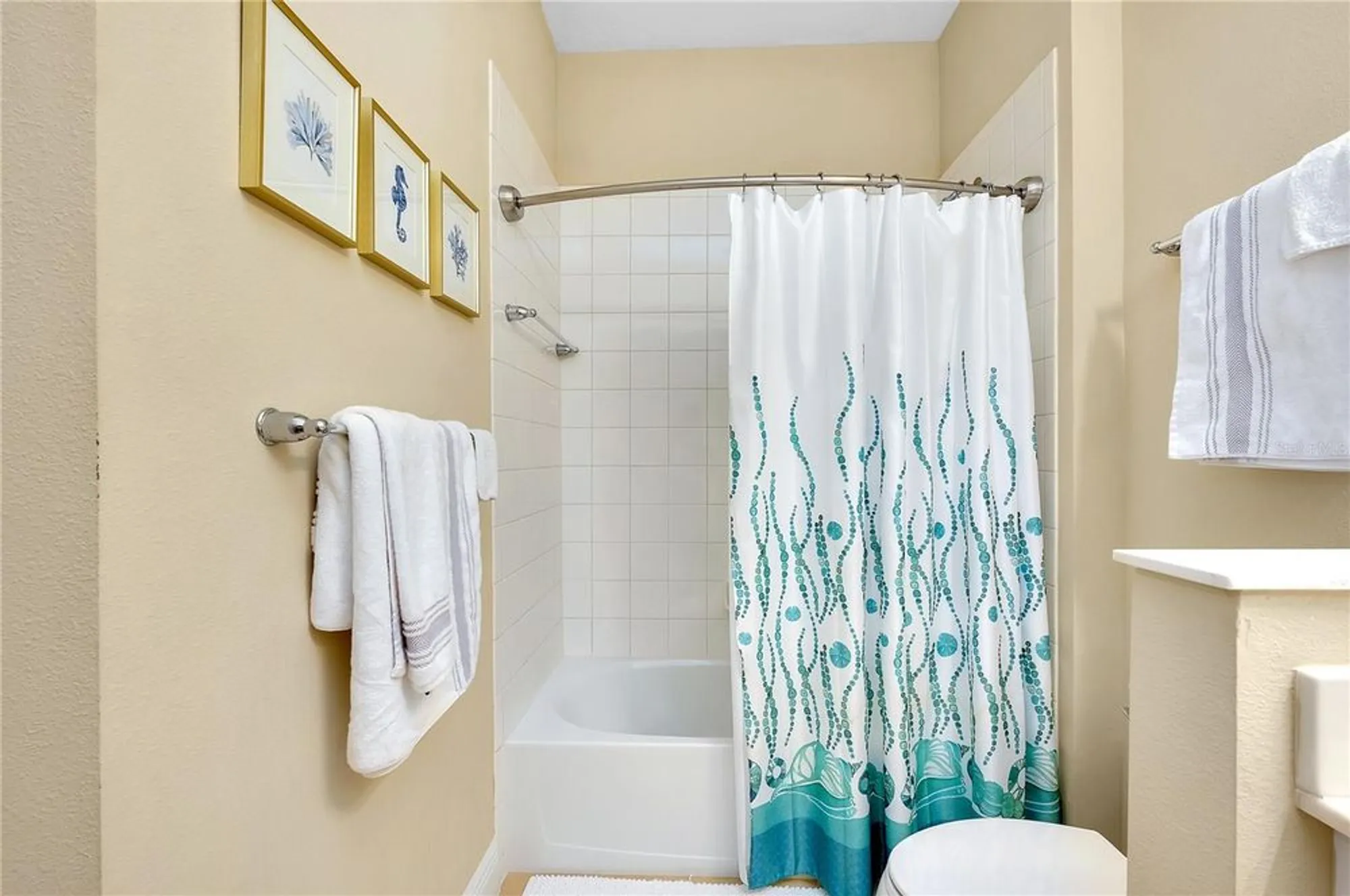Property Slideshow image 36 of 59 | 21629 avon park ct, Venice, FL, 34293