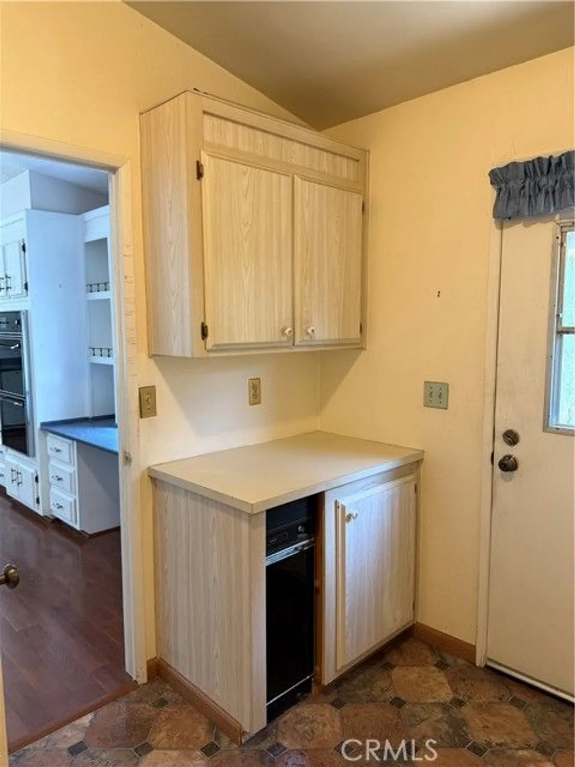 Property Slideshow image 12 of 17 | 38215 via taffia, Murrieta, CA, 92563