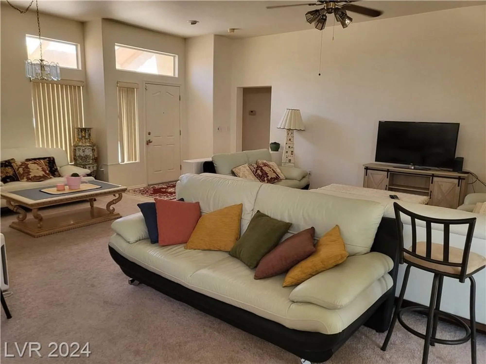 Property Slideshow image 5 of 17 | 9916 villa ridge dr, Las Vegas, NV, 89134