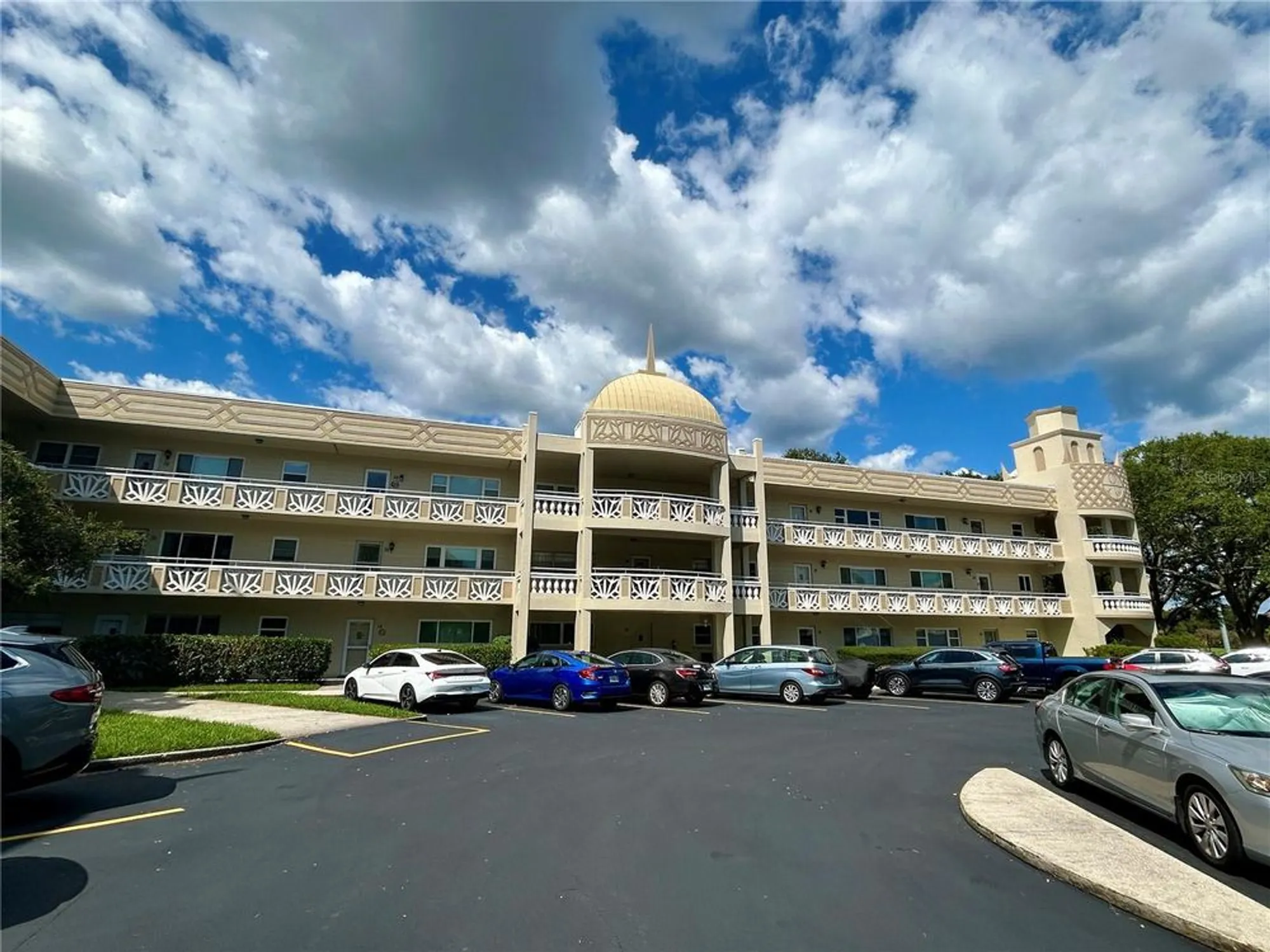 Property Slideshow image 1 of 57 | 2350 haitian dr 60, Clearwater, FL, 33763