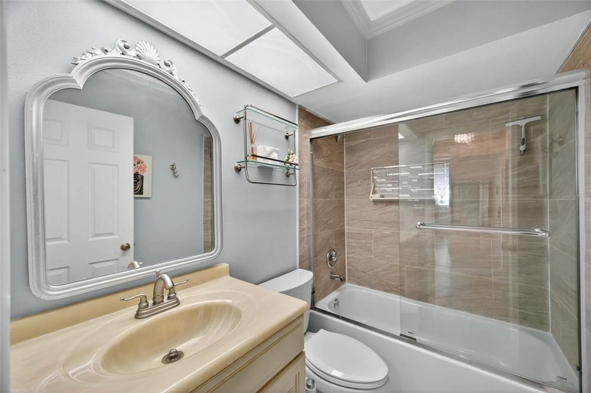 Property Slideshow image 17 of 34 | 2529 oakleaf ln 30a, Clearwater, FL, 33763