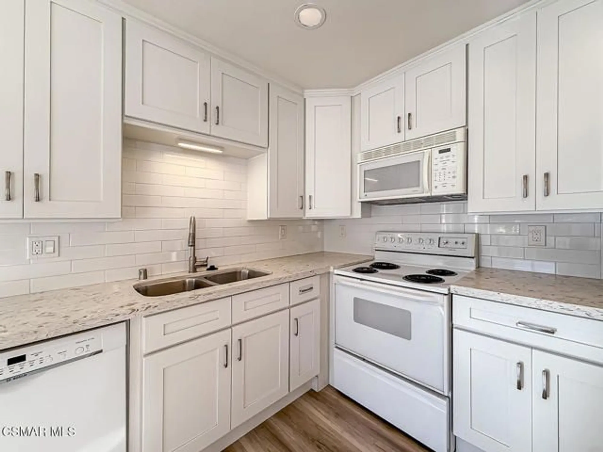 Property Slideshow image 9 of 42 | 291 sequoia ct 17, Thousand Oaks, CA, 91360