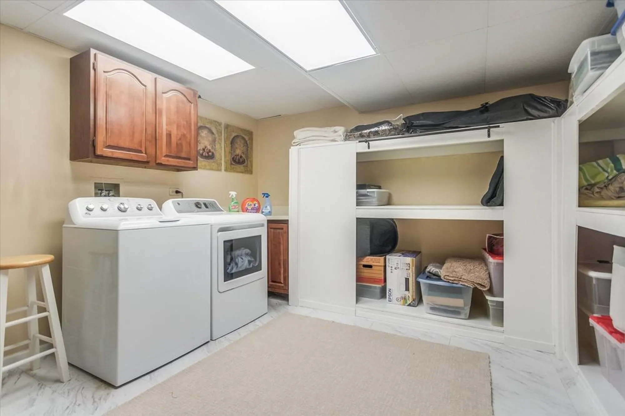 Property Slideshow image 31 of 42 | 970 longmeadow ct, Lake Barrington, IL, 60010