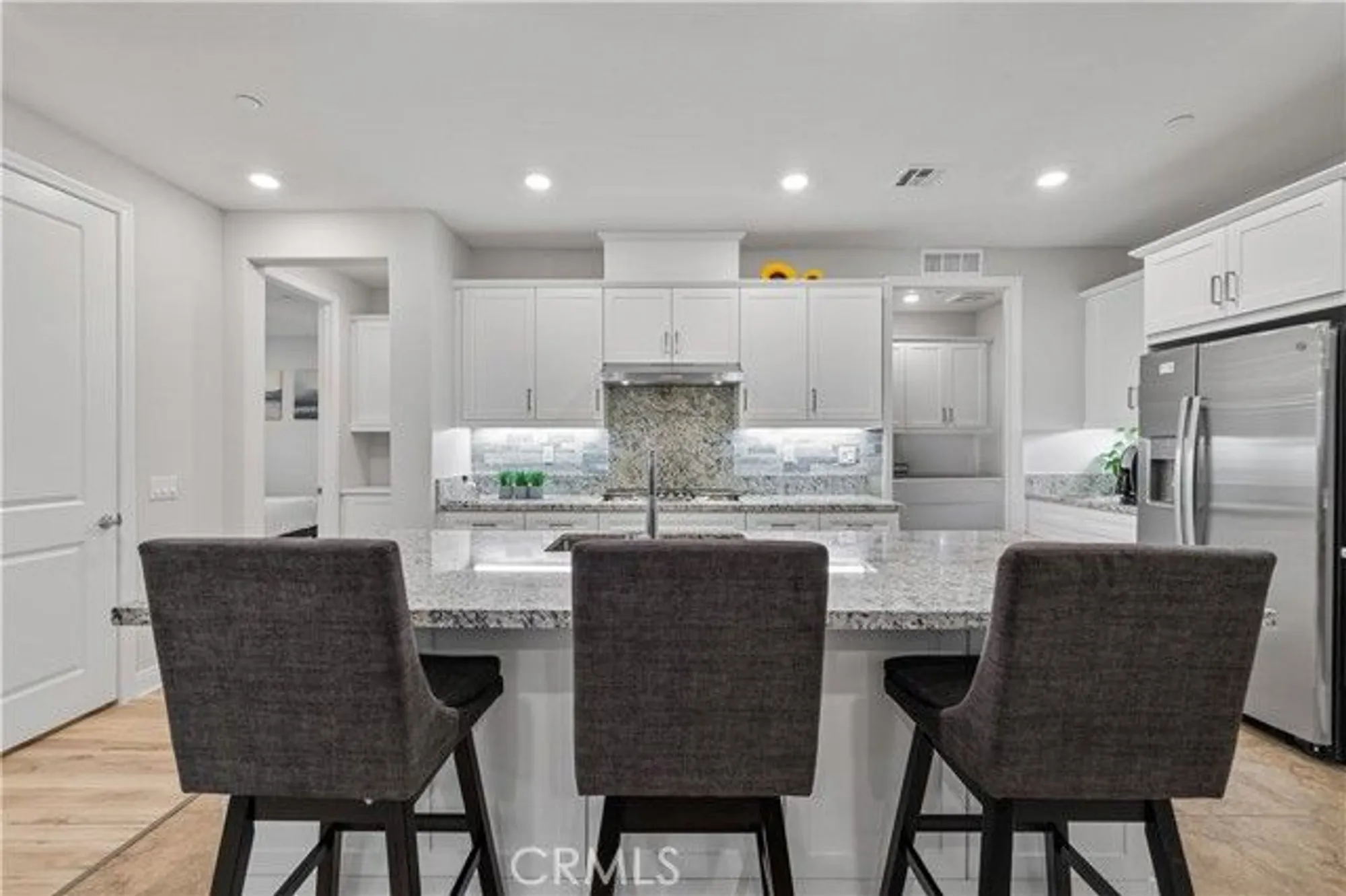 Property Slideshow image 16 of 55 | 20608 galloway dr, Santa Clarita, CA, 91350