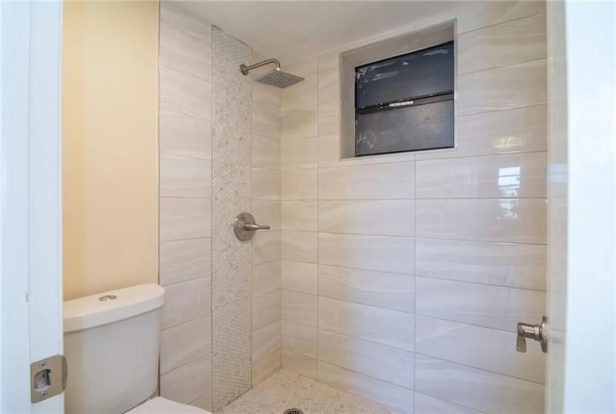 Property Slideshow image 23 of 31 | 1100 colony point cir apt 105, Pembroke Pines, FL, 33026