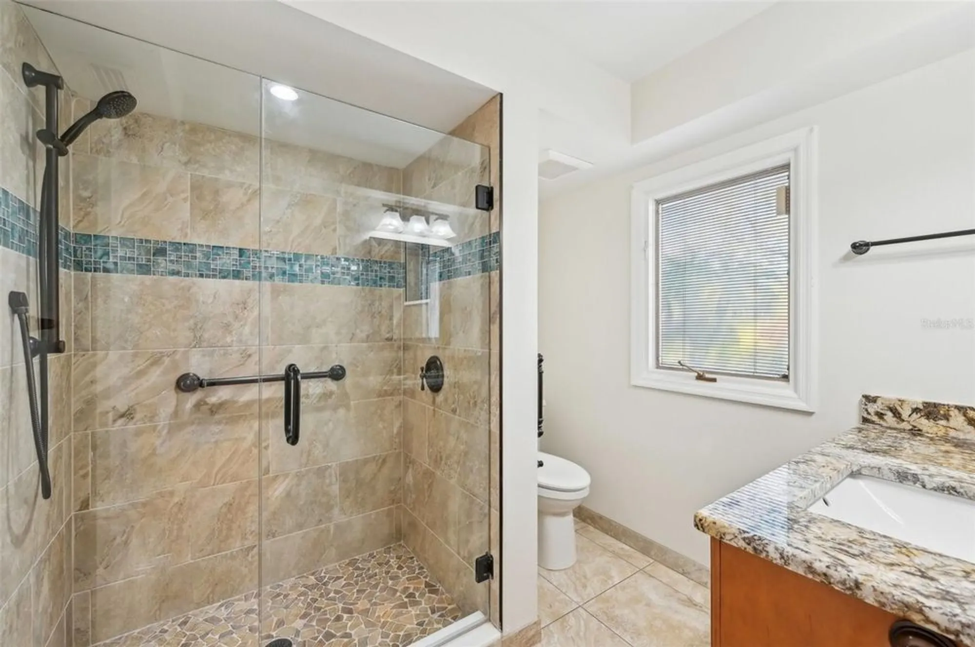 Property Slideshow image 28 of 45 | 3880 wilshire cir # 28, Sarasota, FL, 34238
