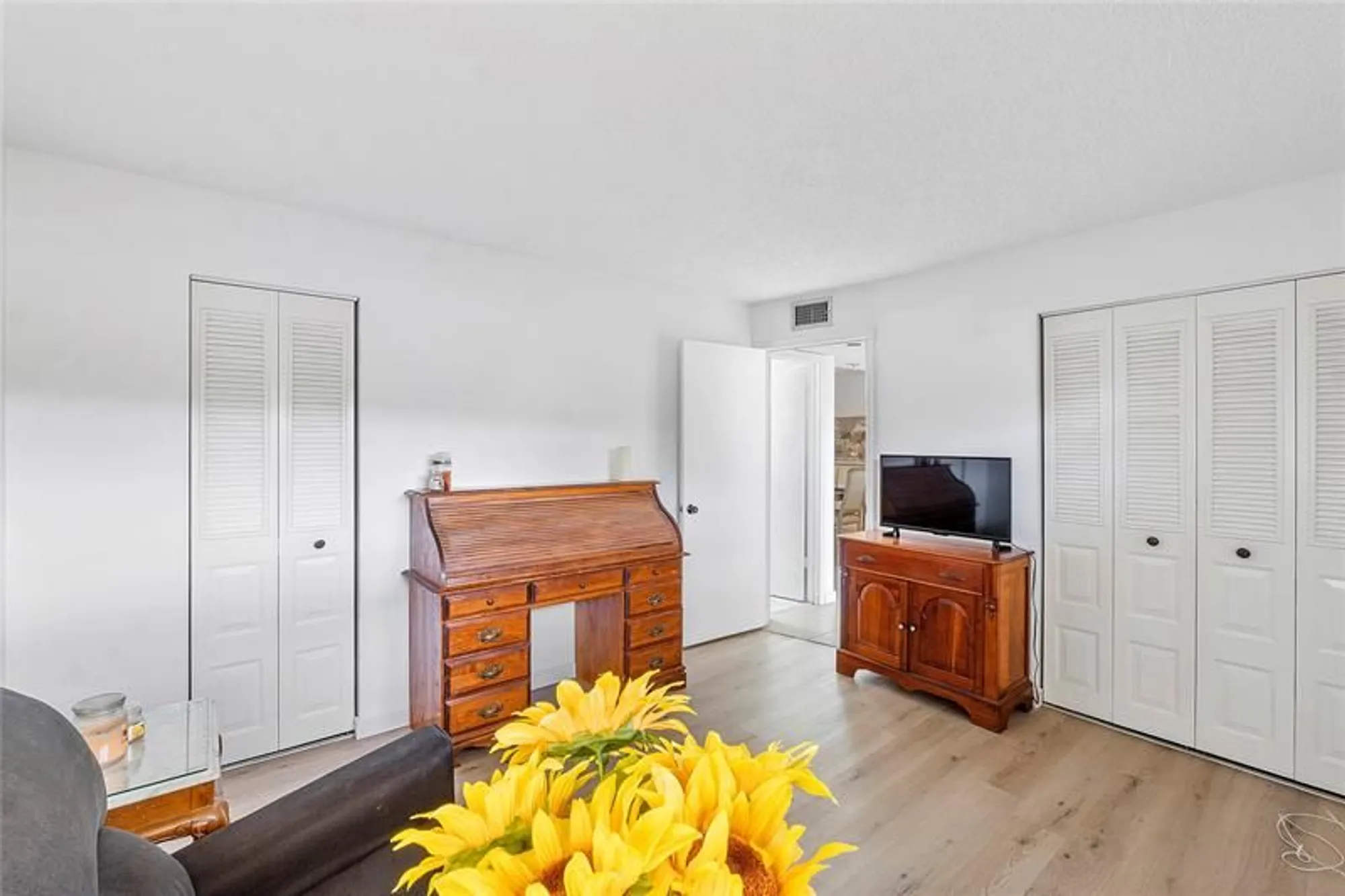 Property Slideshow image 17 of 31 | 3776 inverrary blvd, Lauderhill, FL, 33319