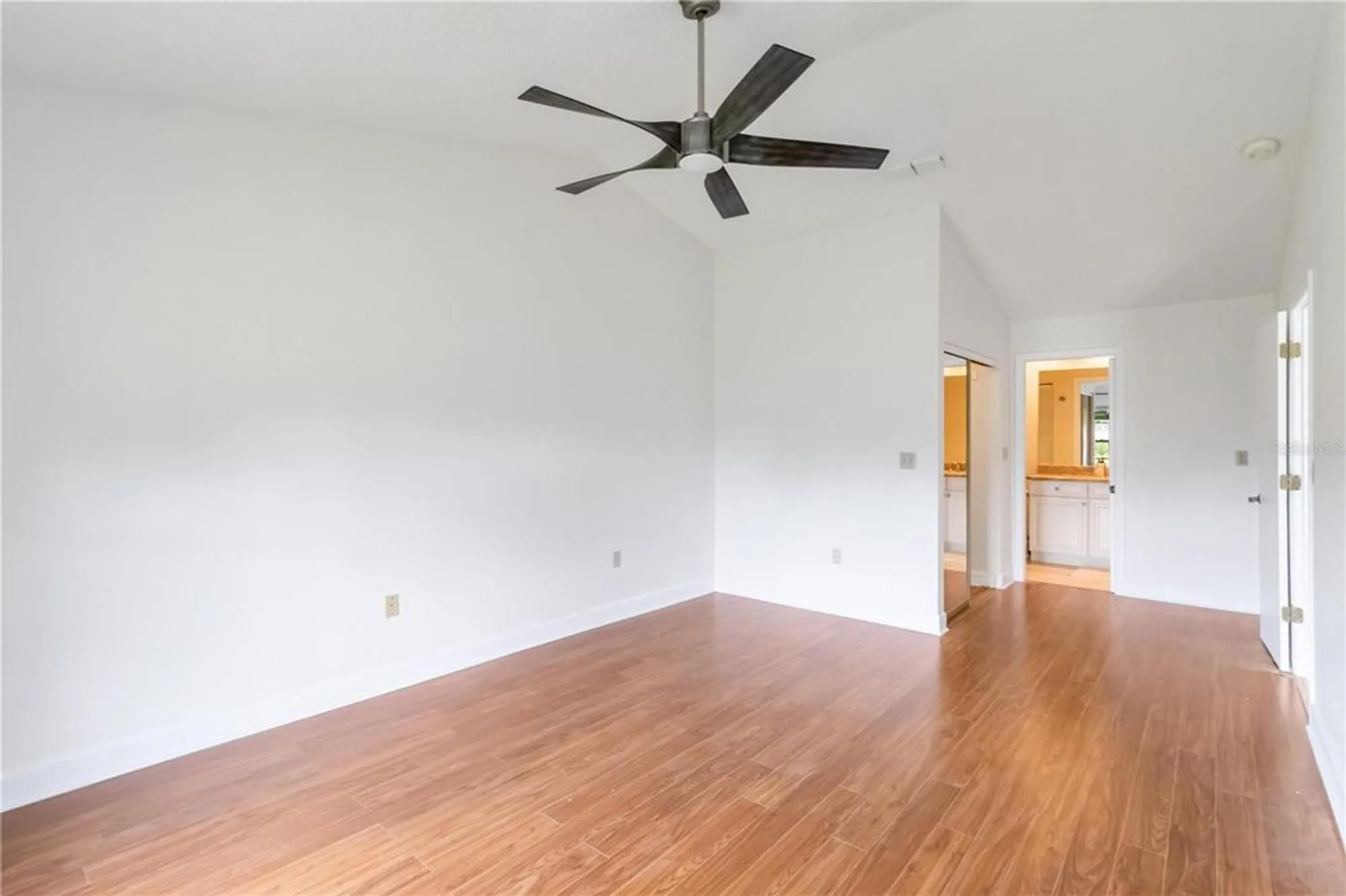 Property Slideshow image 24 of 60 | 6085 clubside dr, Sarasota, FL, 34243